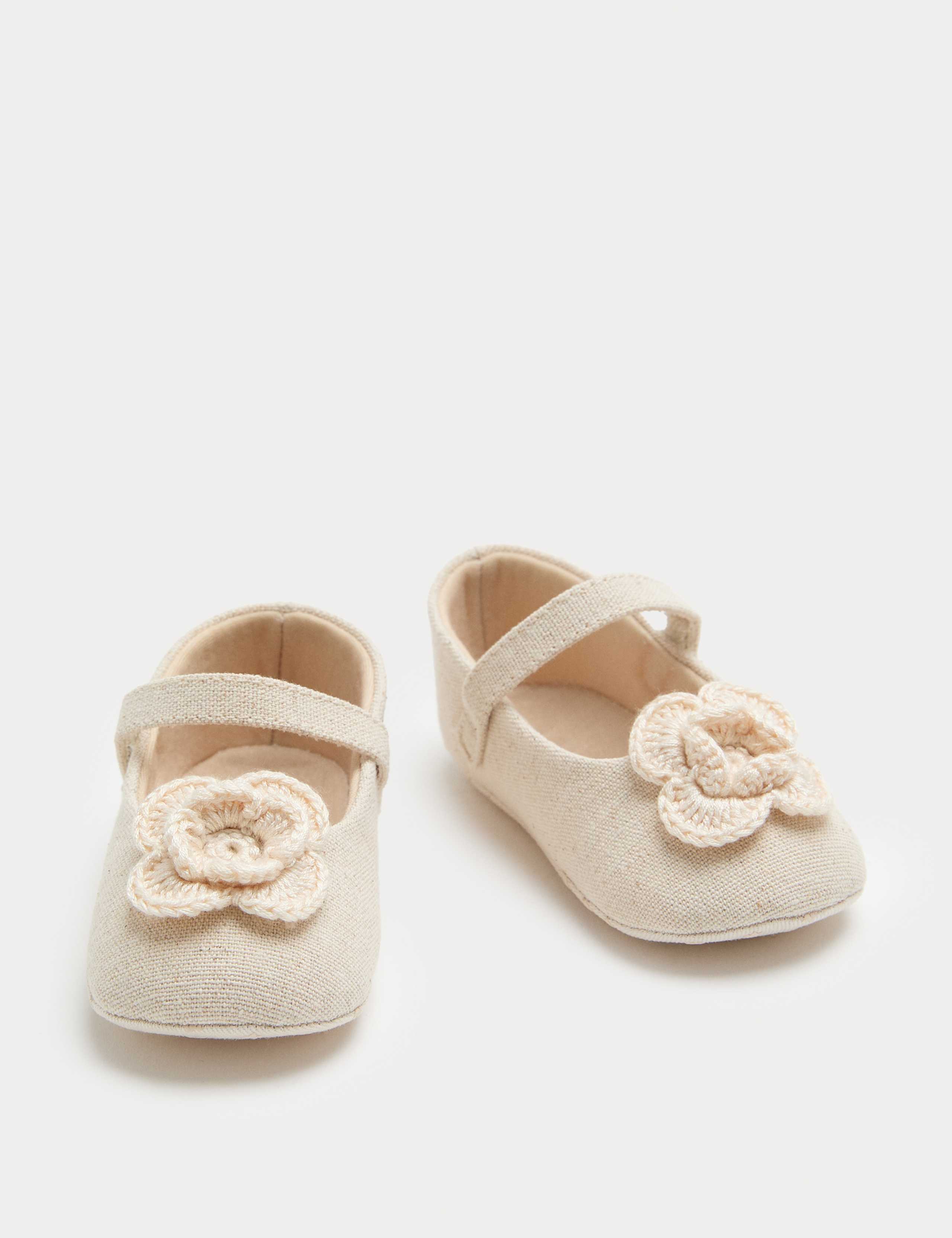 Baby Flower Ballet Pram Shoes (0-18 Mths) 3 of 3