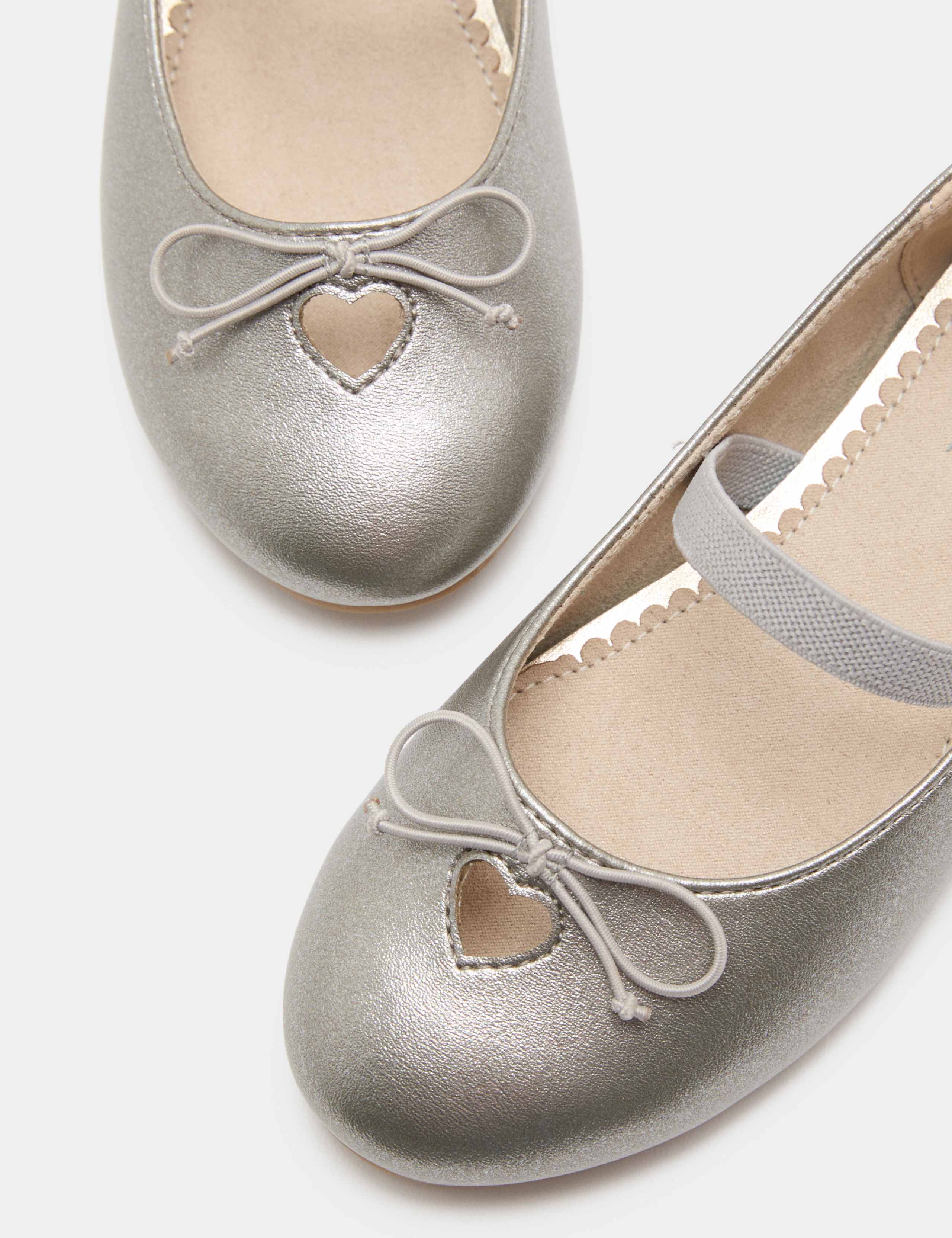 Kids' Heart Keyhole Ballet Pumps (4 Small - 2 Large) 1 of 3