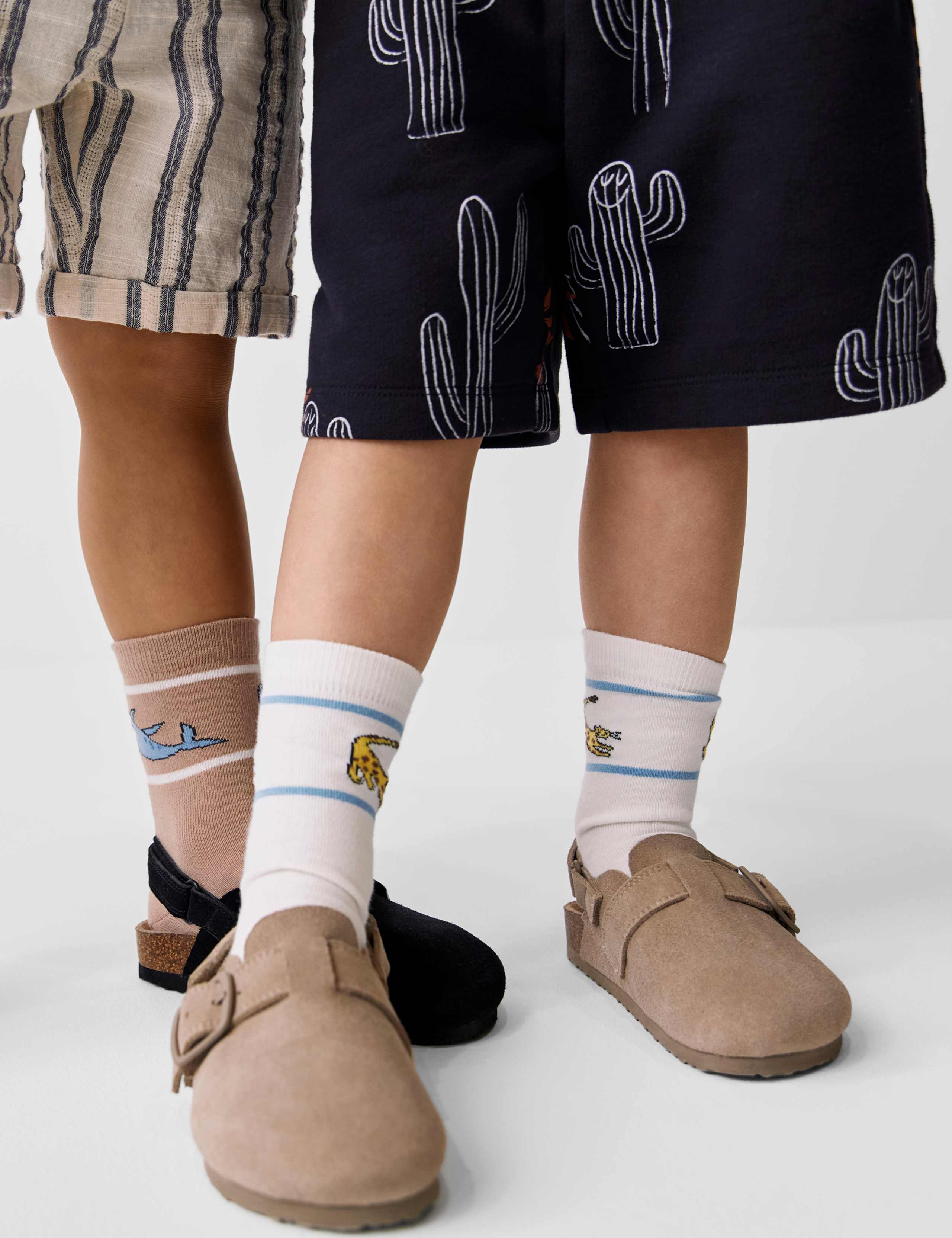 Kids Suede Riptape Clogs (4 Small - 2 Large) 5 of 5