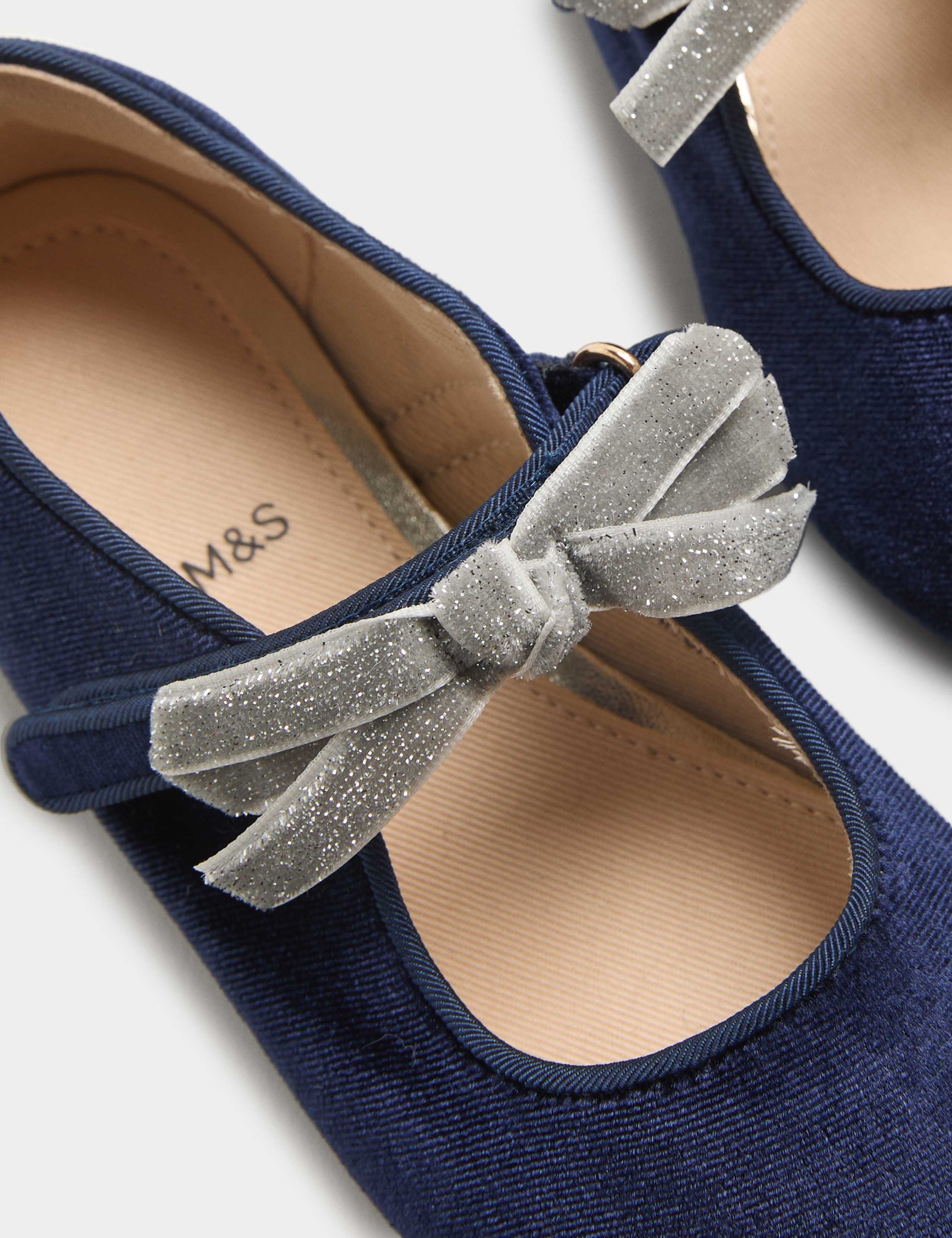 Kids' Velvet Bow Ballet Pumps (4 Small - 2 Large) 2 of 3