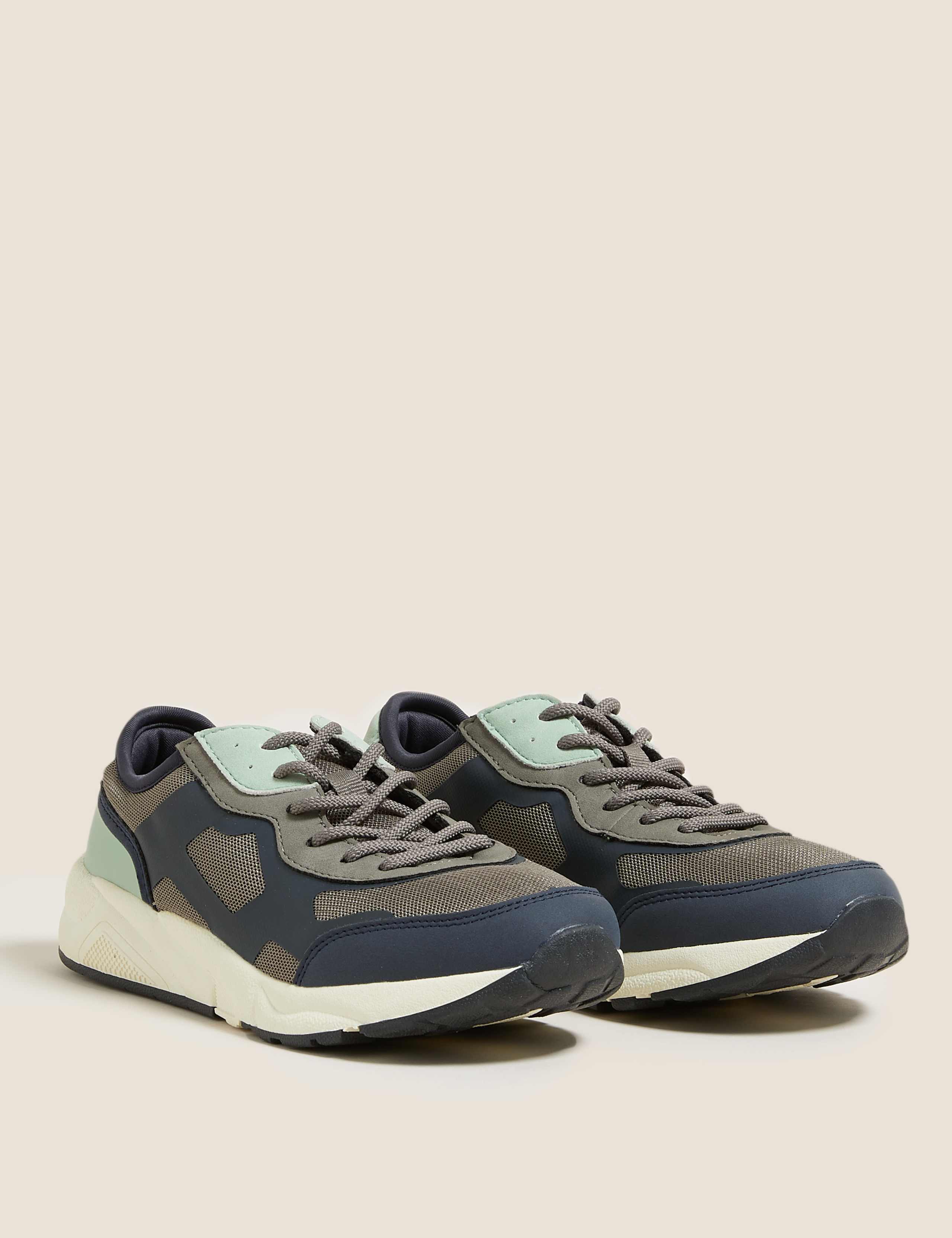 Kids' Freshfeet™ Chucky Trainers (13 Small – 7 Large) 1 of 5