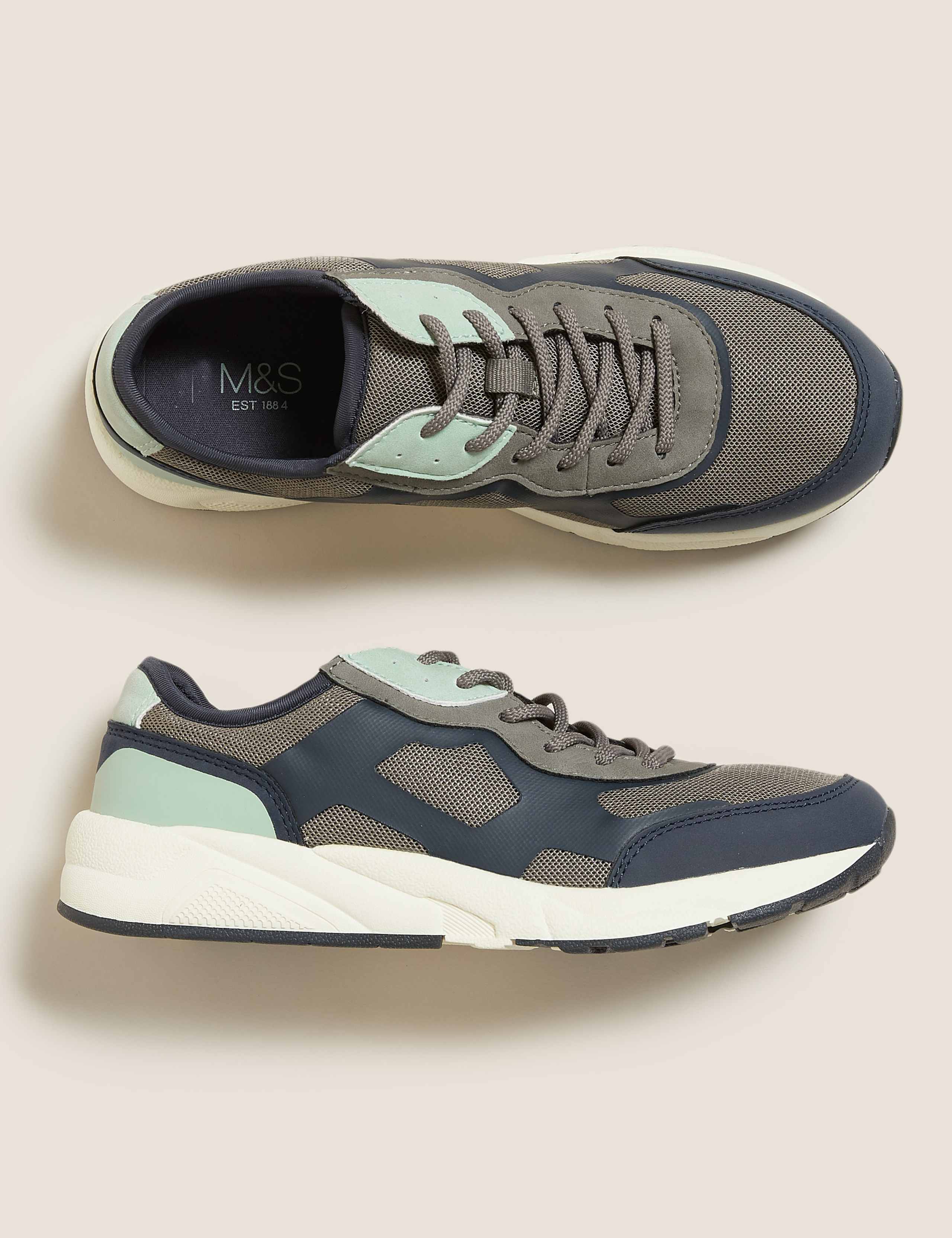 Kids' Freshfeet™ Chucky Trainers (13 Small – 7 Large) 2 of 5