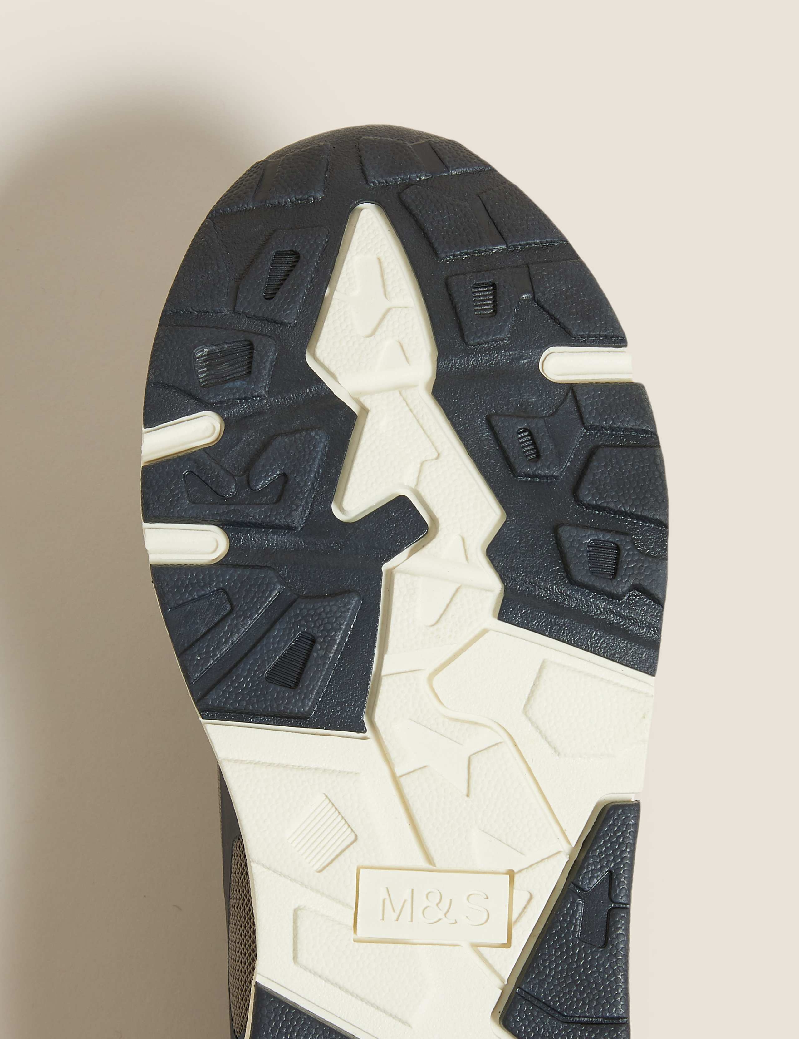 Kids' Freshfeet™ Chucky Trainers (13 Small – 7 Large) 4 of 5