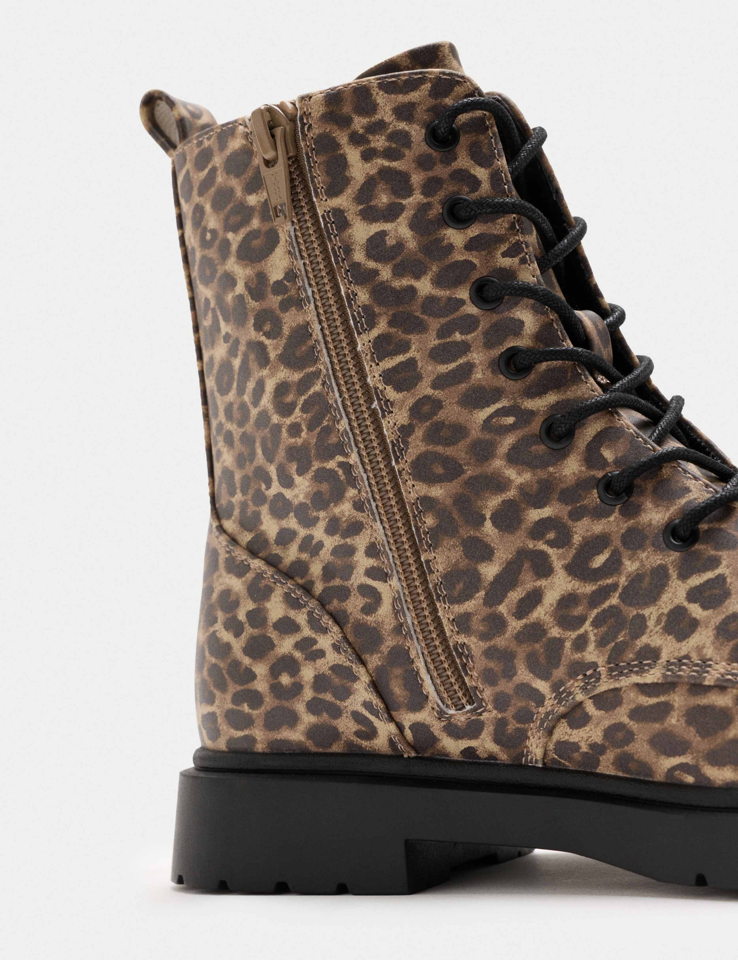 Kids' Leopard Print Ankle Boots (4 Small - 6 Large) 3 of 3