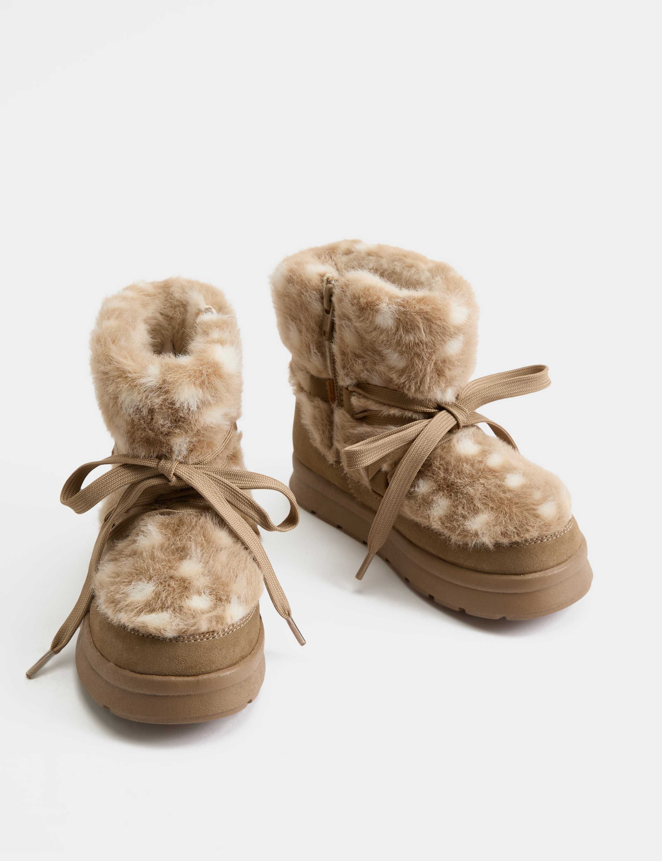 Doe Faux Fur Fashion Snow Boots (4 Small - 6 Large) 1 of 3