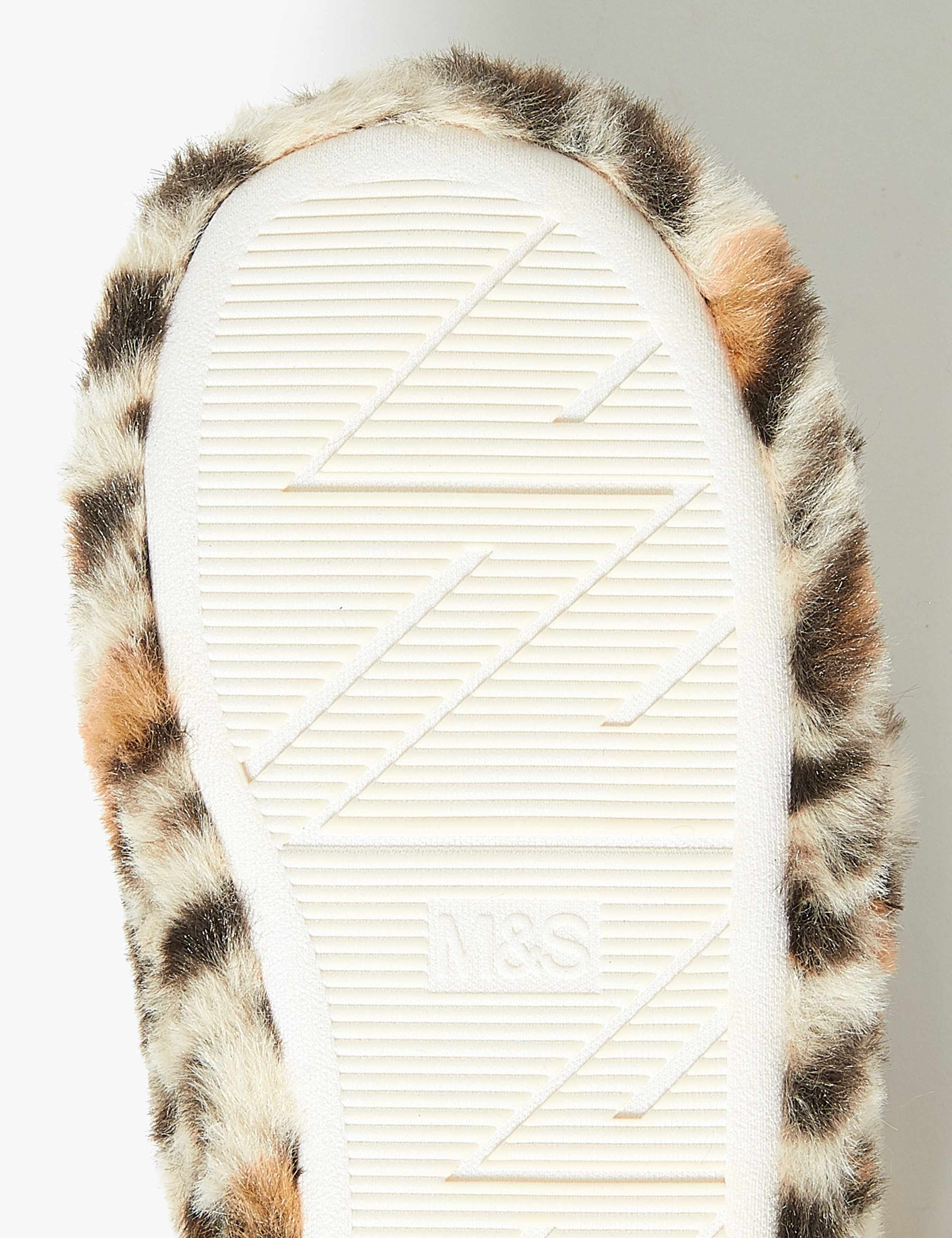 Kids' Leopard Slippers (5 Small - 6 Large) 5 of 5