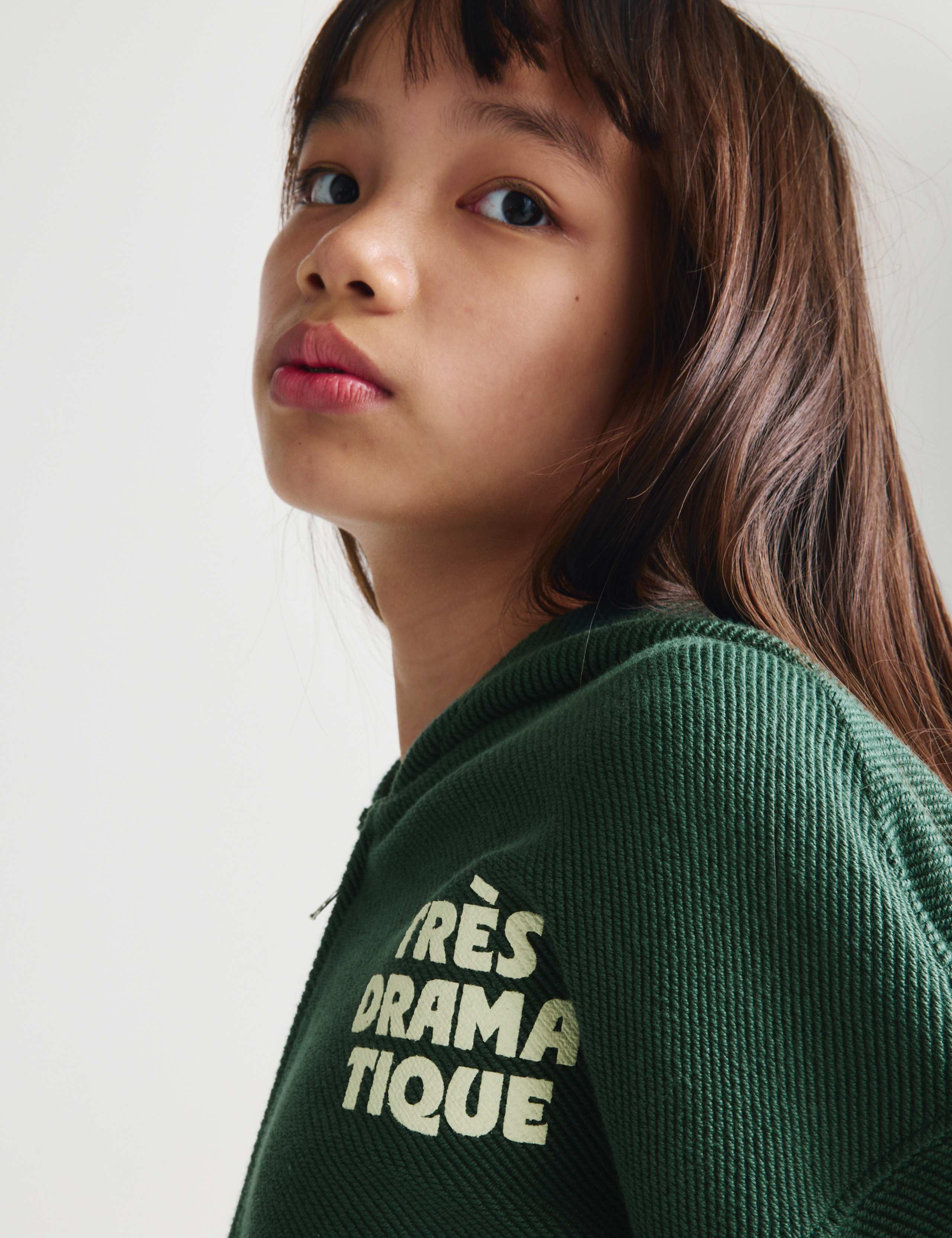 Cotton Rich Très Dramatique Slogan Hoodie (6-16 Yrs) 3 of 6