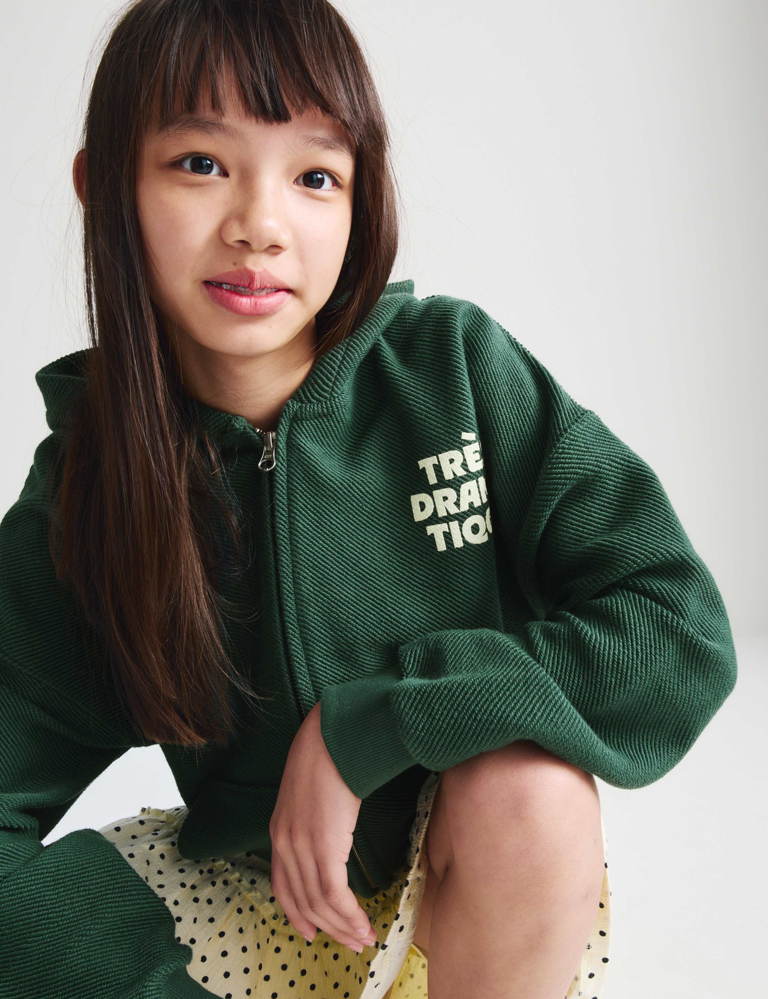 Cotton Rich Très Dramatique Slogan Hoodie (6-16 Yrs) 5 of 6