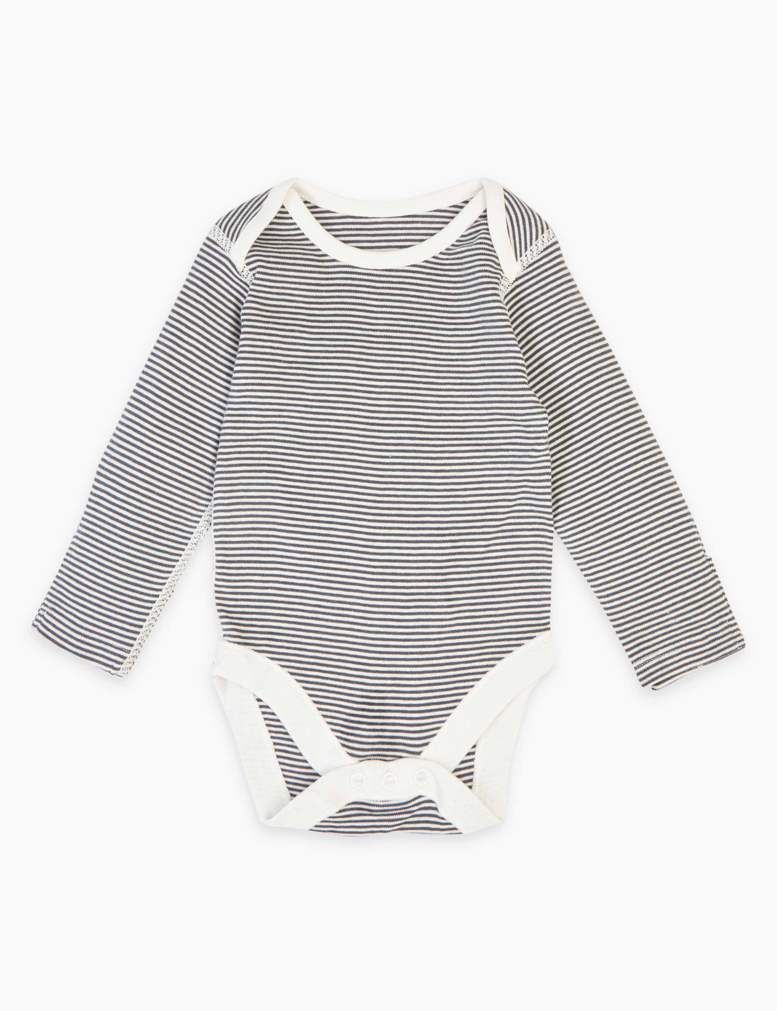 2 Piece Peter Rabbit™ Dungaree Outfit (7lbs-3 Yrs) 4 of 7