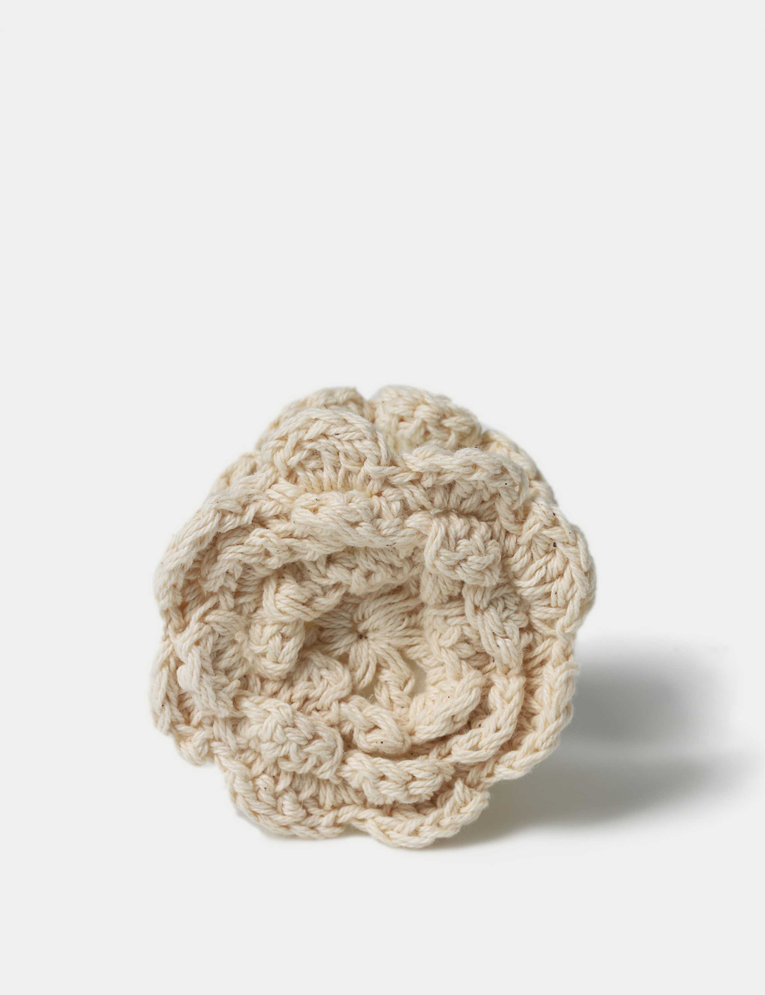 Knitted Flower Claw 2 of 3