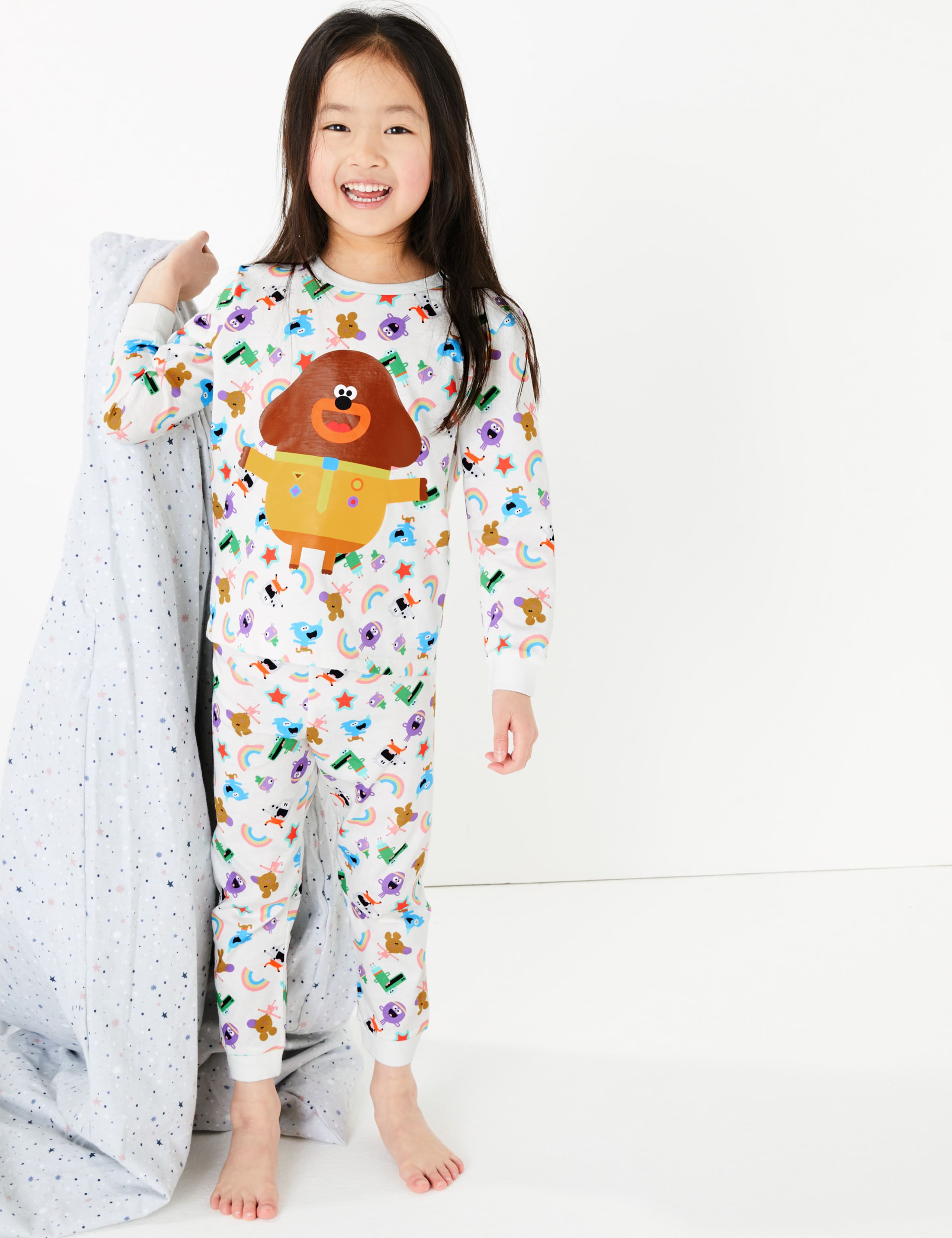 Pure Cotton Hey Duggee™ Pyjama Set (1-7 Yrs) 1 of 4