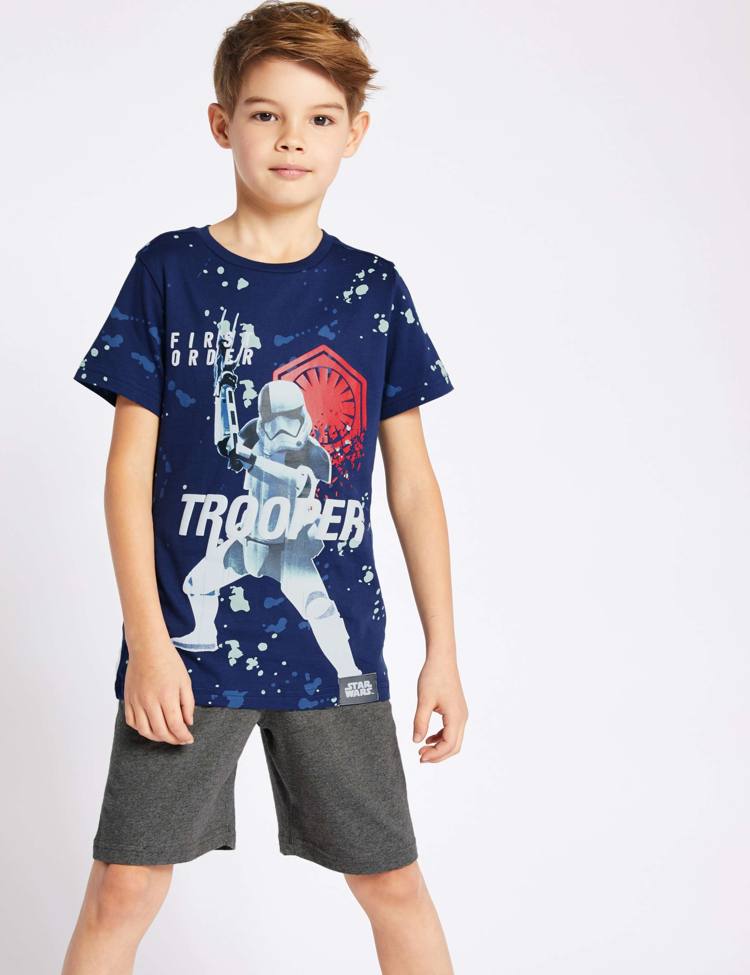 Star Wars™ Pyjamas (3-16 Years) 1 of 4