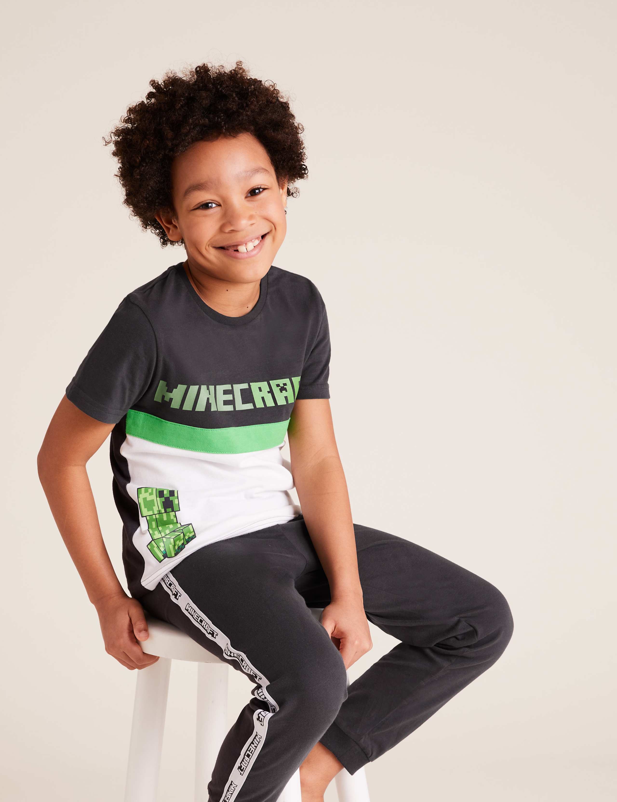 Minecraft™ Pyjama Set (6-16 Yrs) 1 of 5