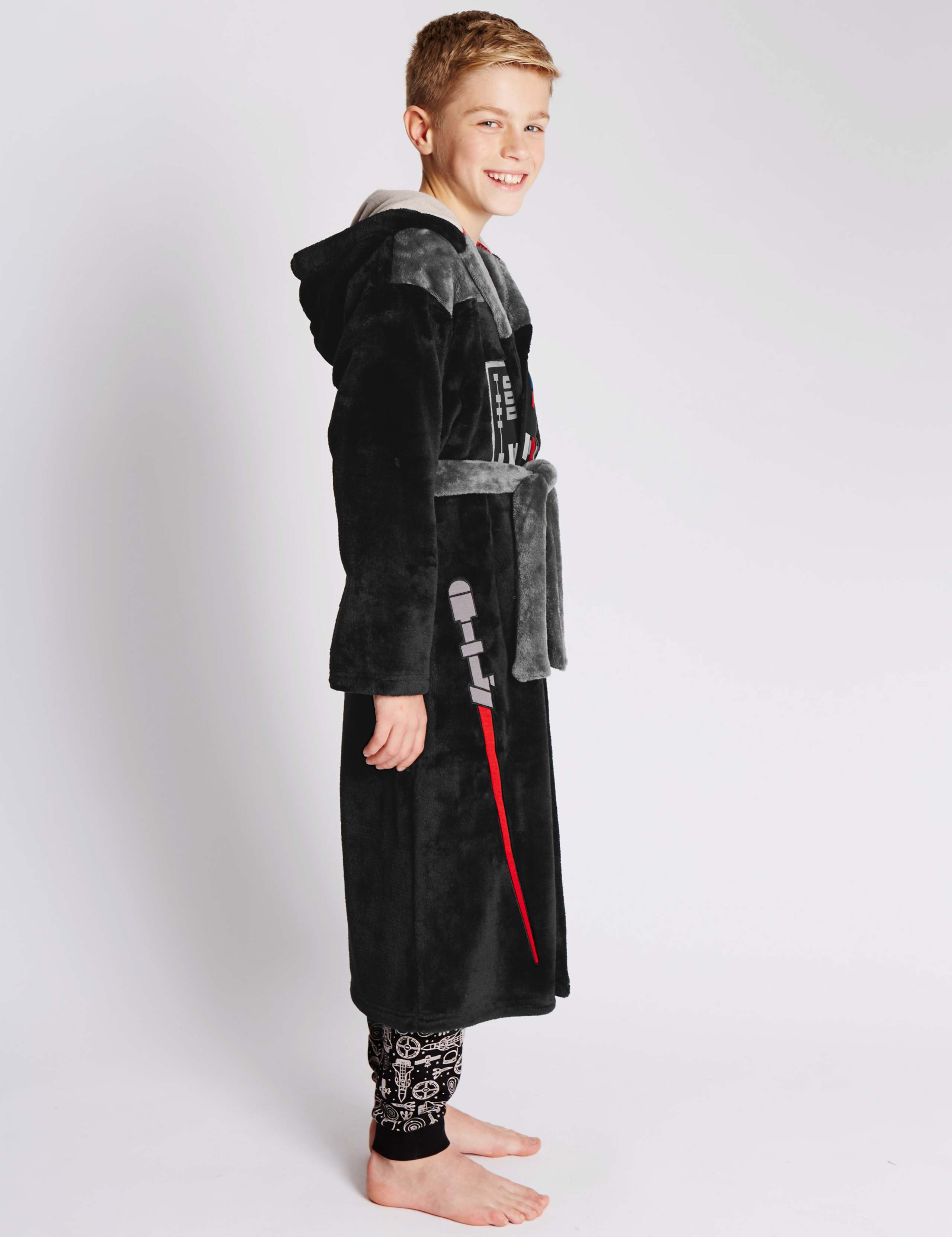 Star Wars™ Anti Bobble Vader Dressing Gown (4-14 Years) 3 of 5