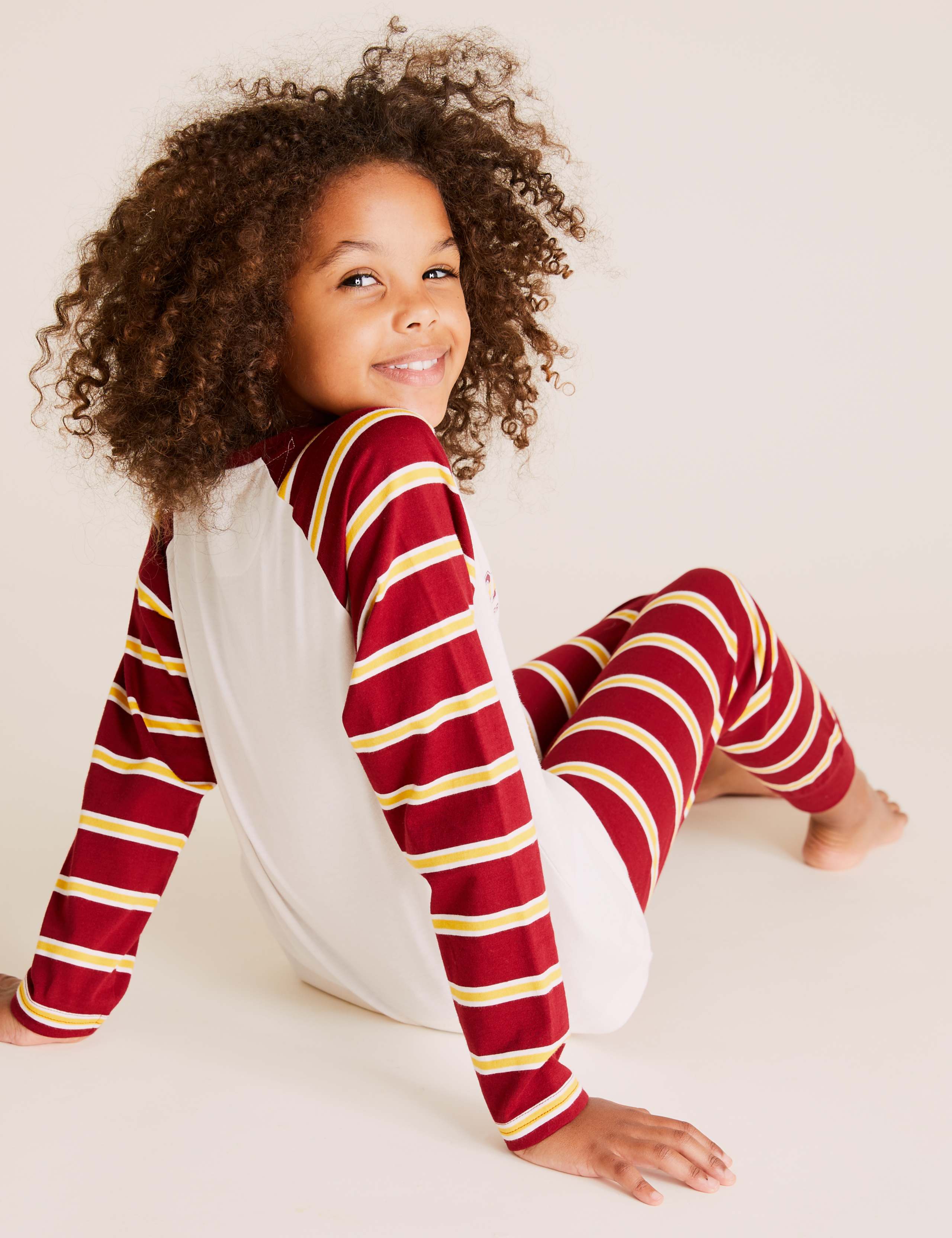 Harry Potter™ Gryffindor Pyjama Set (6-16 Yrs) 4 of 6