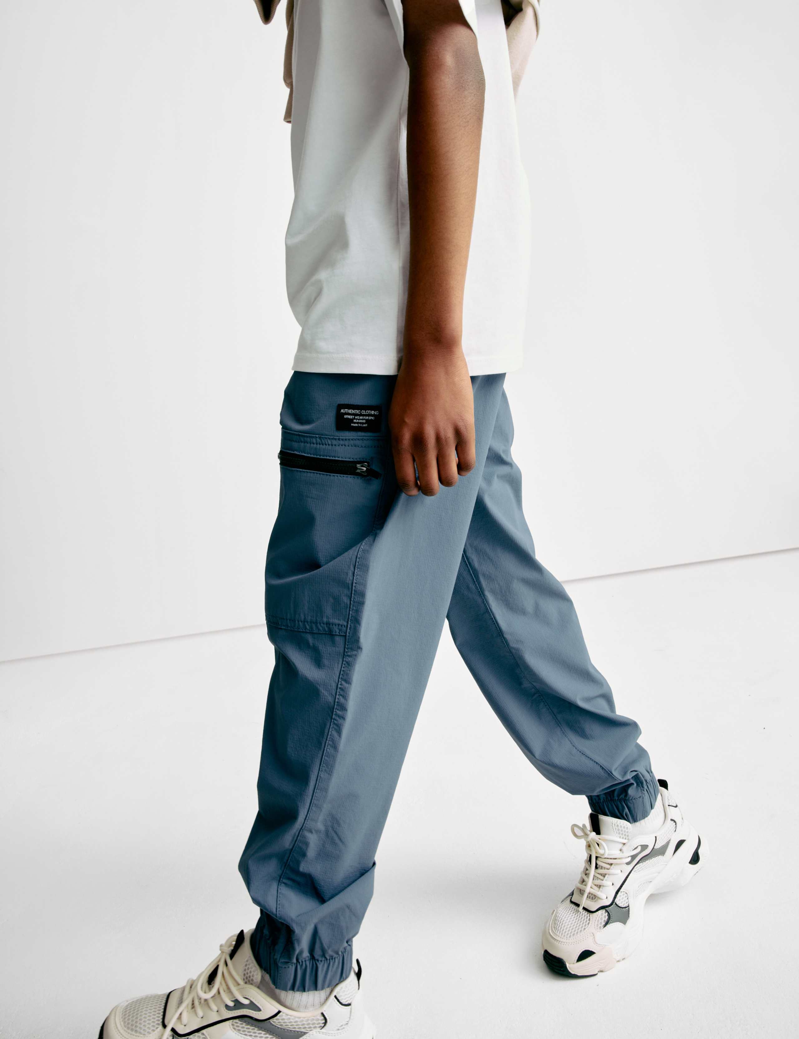 Elasticated Waist Cargo Trousers (6-16 Yrs) 3 of 6