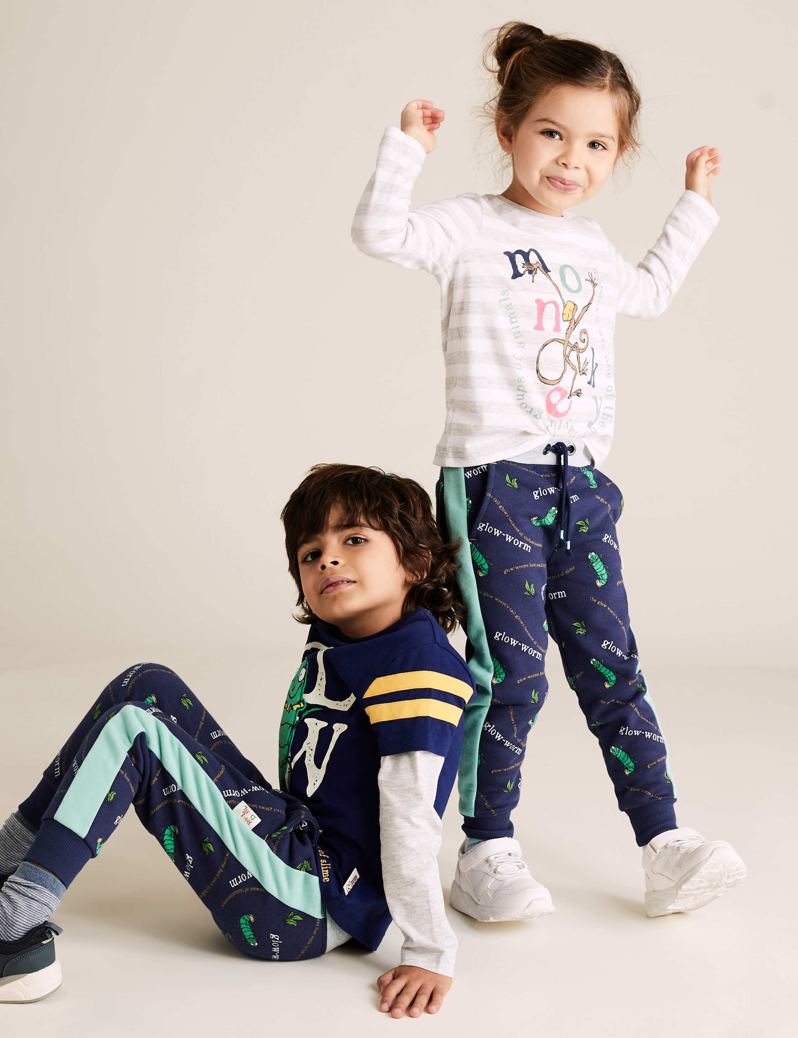 Roald Dahl™ & NHM™ Glow Worm Joggers (2-7 Yrs) 1 of 6