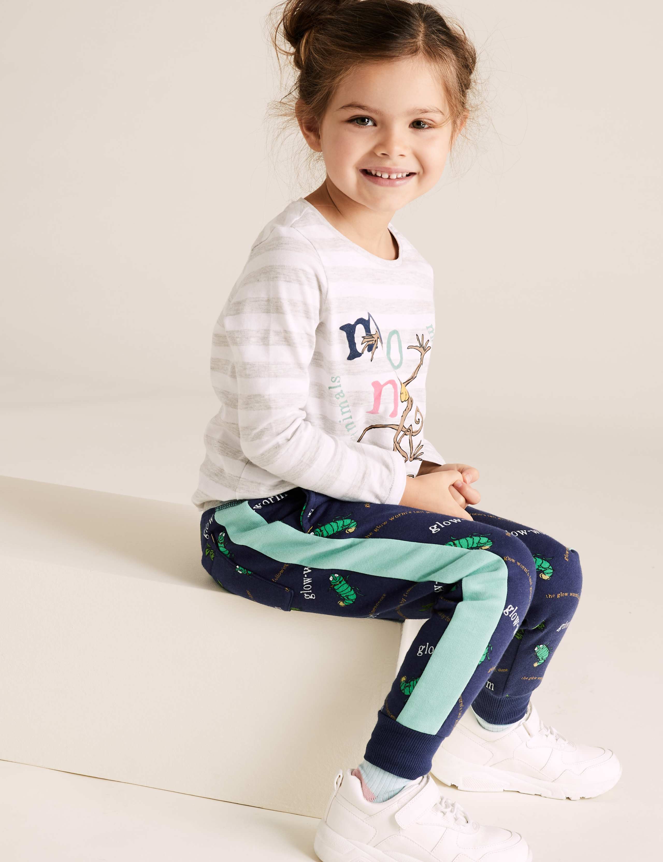 Roald Dahl™ & NHM™ Glow Worm Joggers (2-7 Yrs) 3 of 6