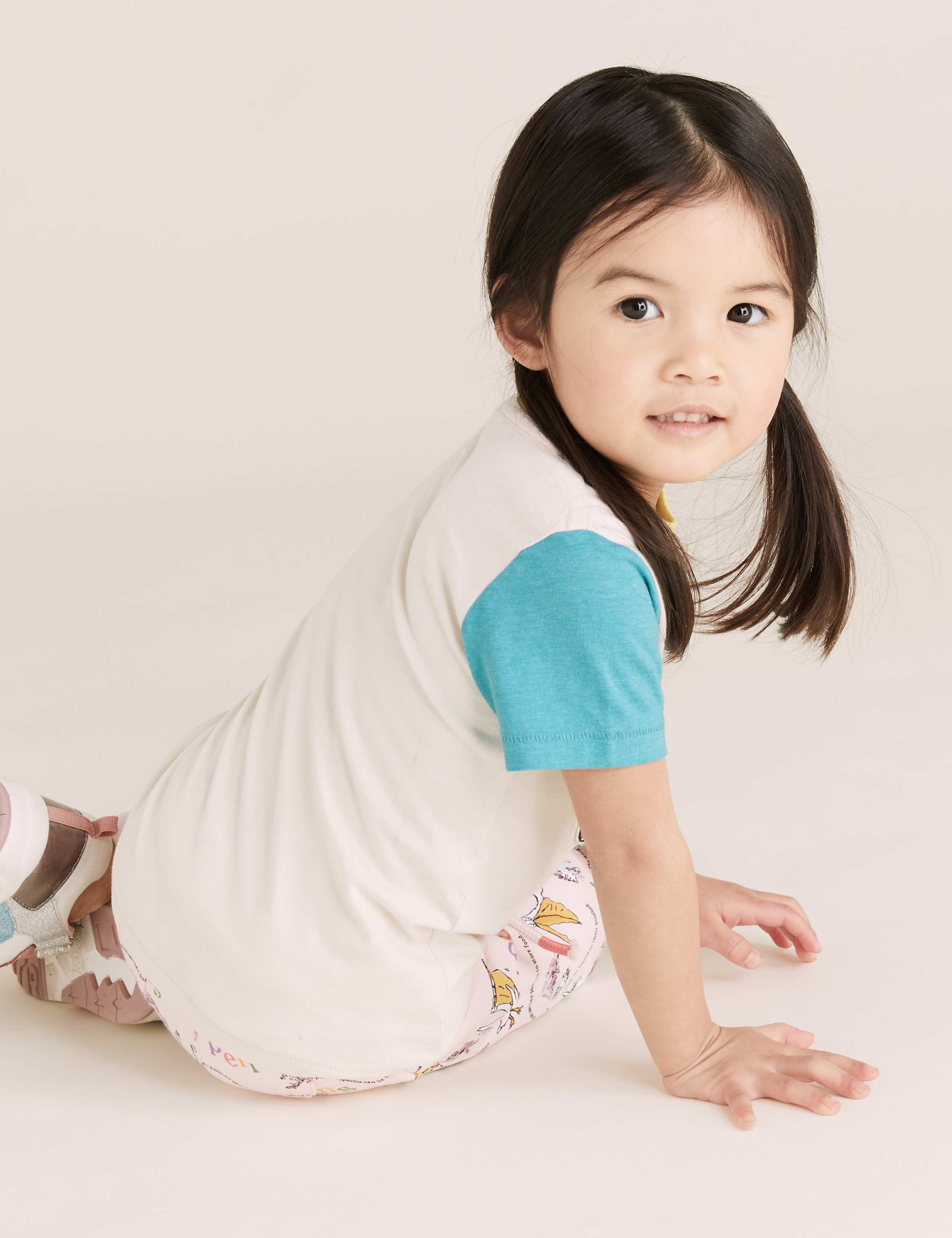 Pure Cotton Roald Dahl™ & NHM™ T-Shirt (2-7 Yrs) 5 of 6