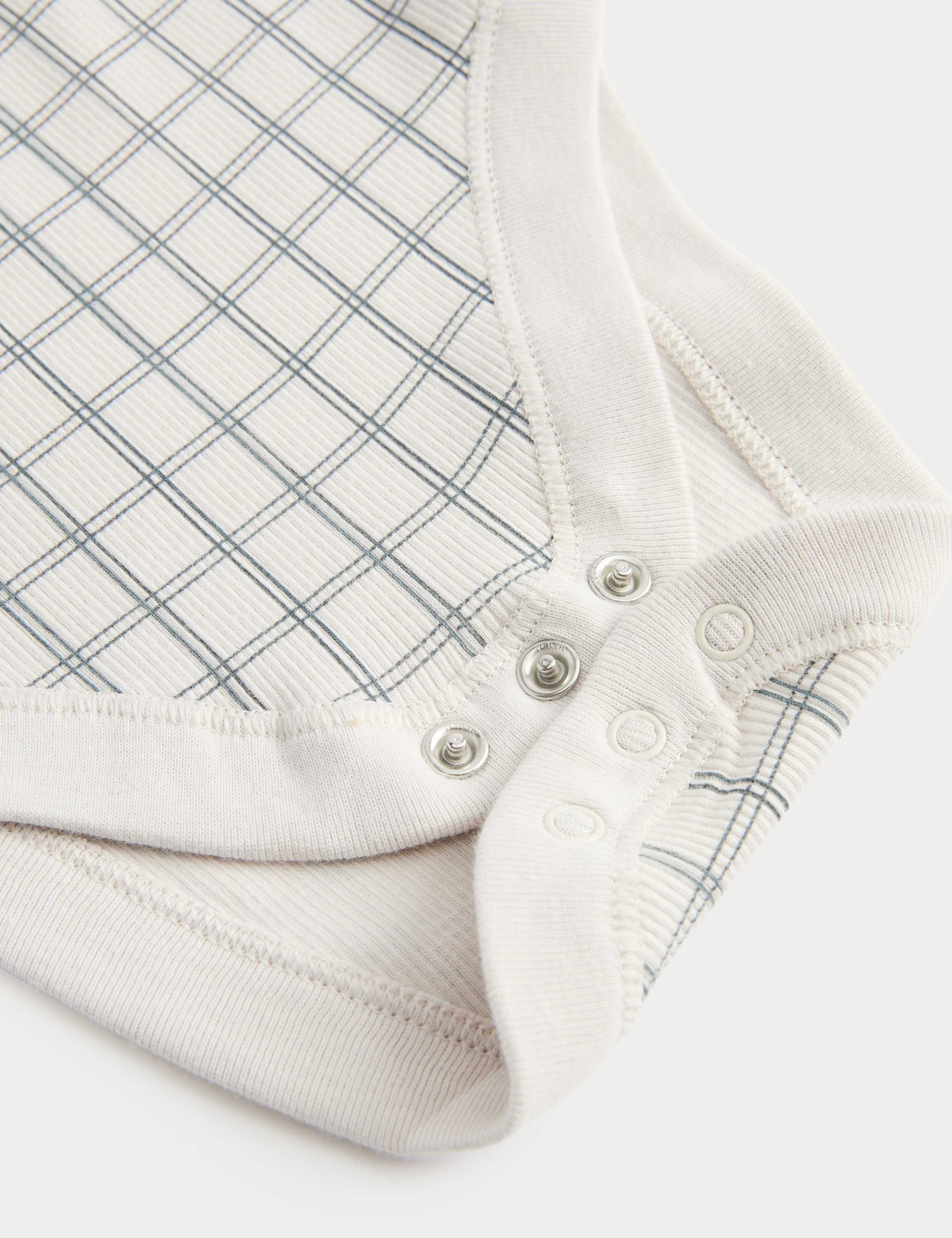 2 Pack Cotton Rich Frilled Bodysuits (7lbs - 12 Mths) 3 of 3