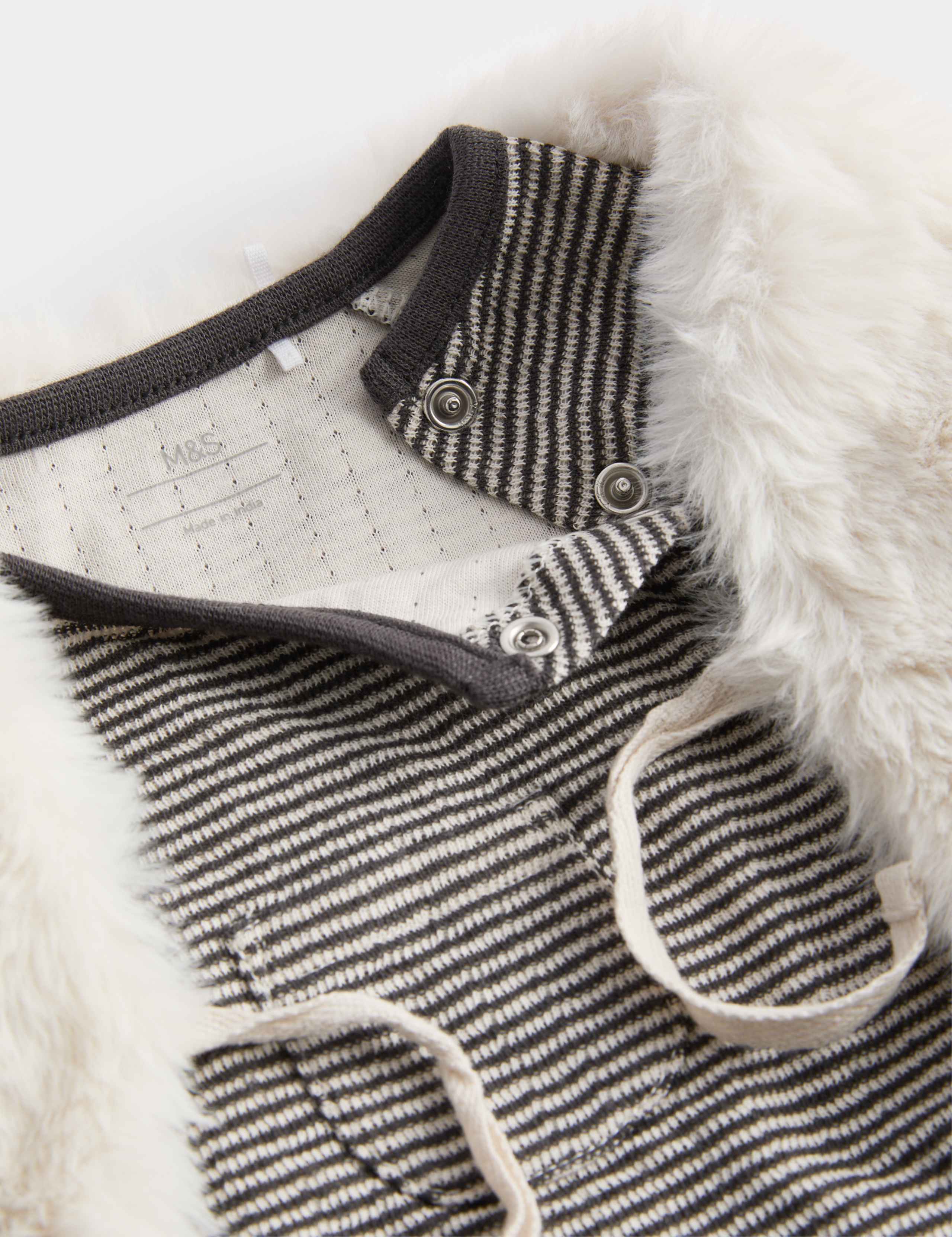 3 Piece Pure Cotton Top & Bottom Outfit (0-12 Months) 4 of 4