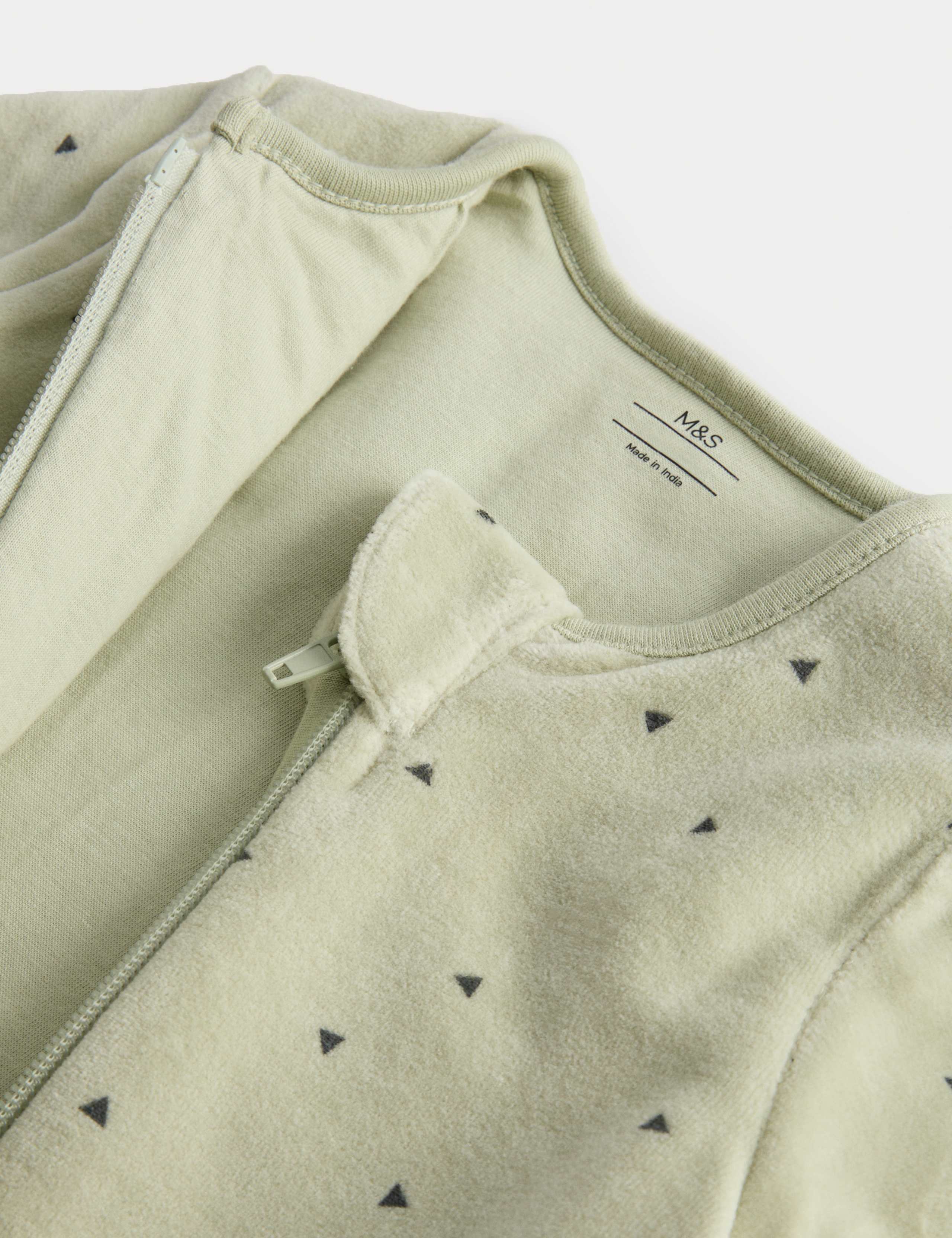 Velour Geometric 2.5 Tog Sleeping Bag (0-36 Mths) 3 of 3