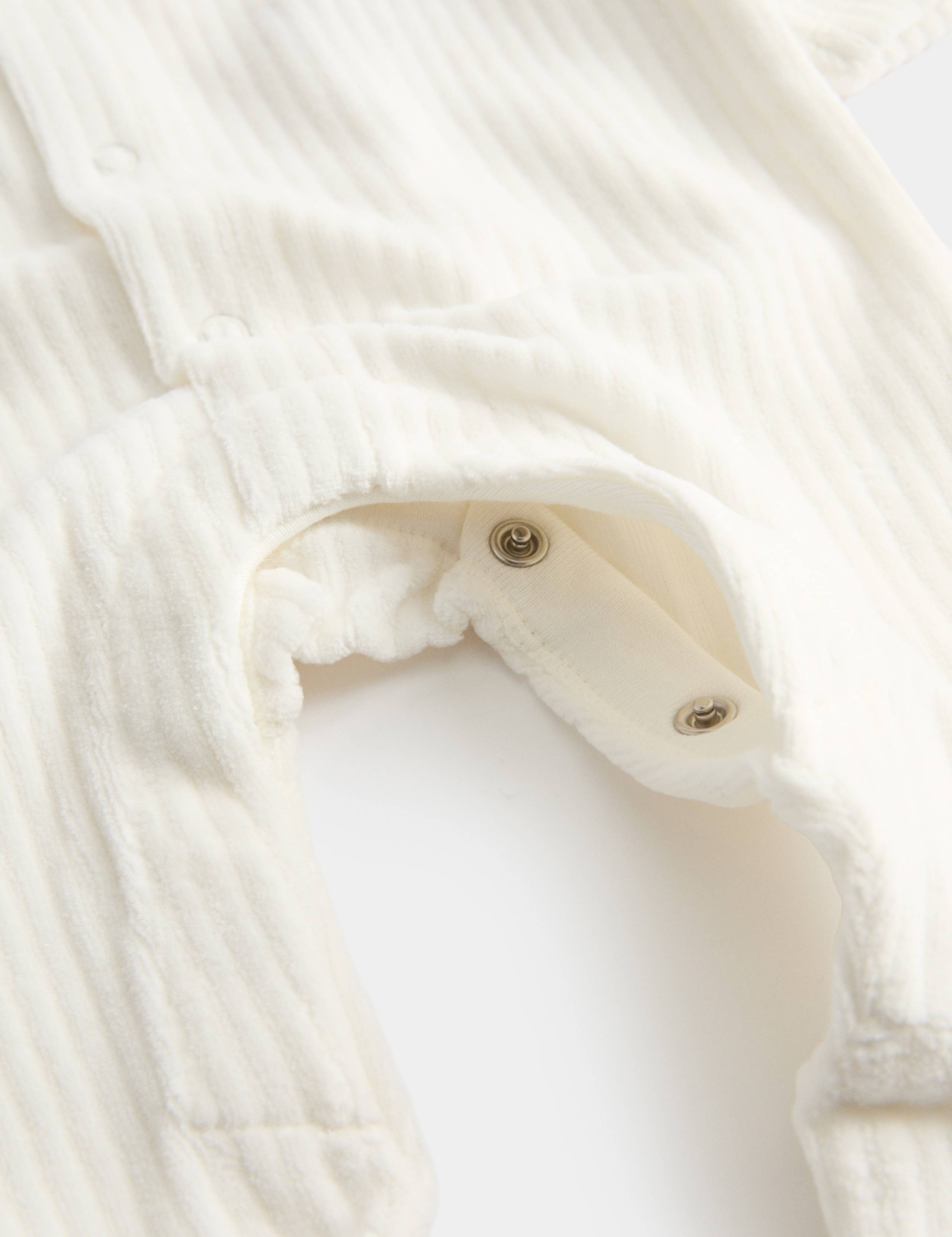 2 Piece Peter Rabbit™ Sleepsuit & Hat (7lbs - 1 Yrs) 3 of 4