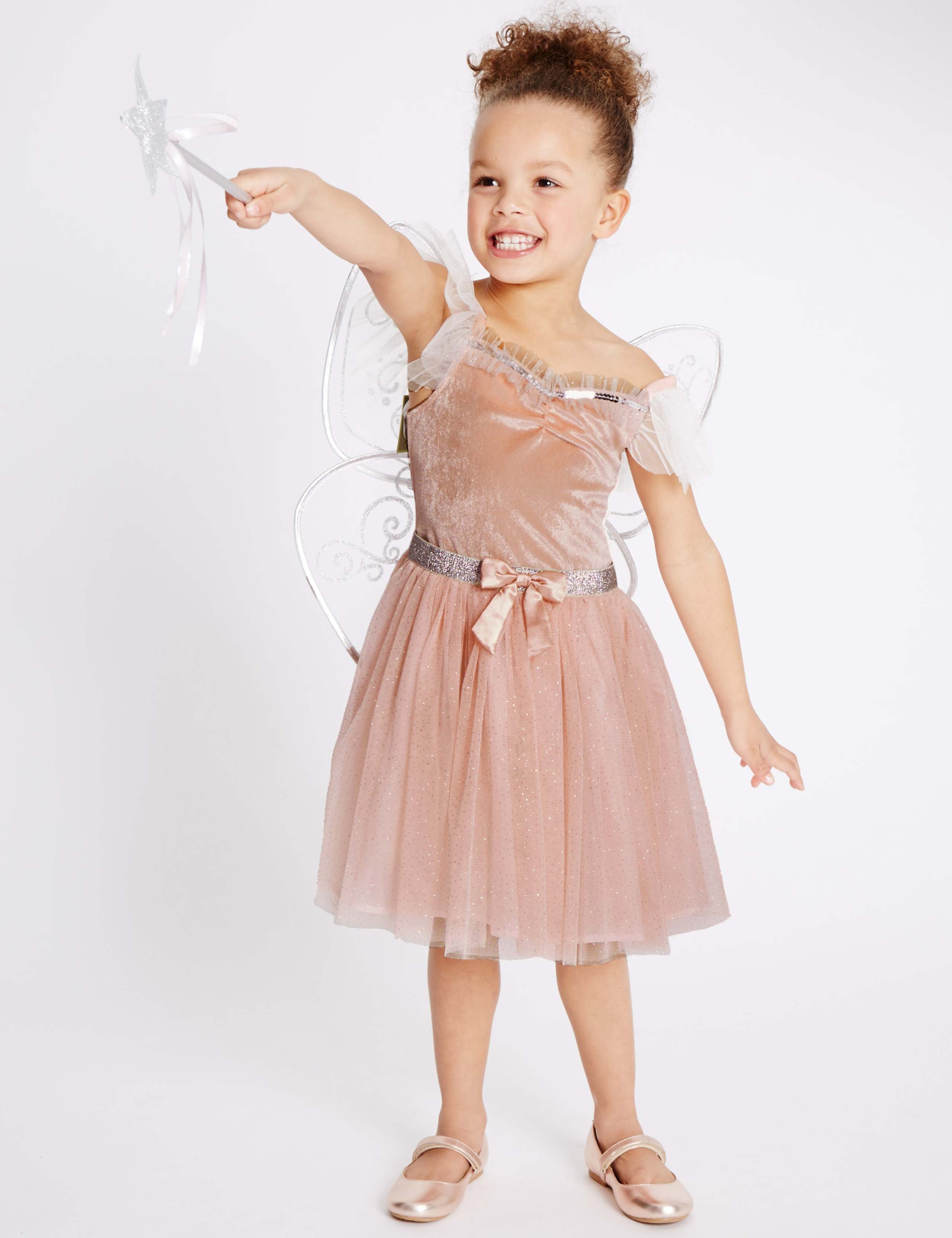 Kids’ Fairy Dress Up 1 of 4