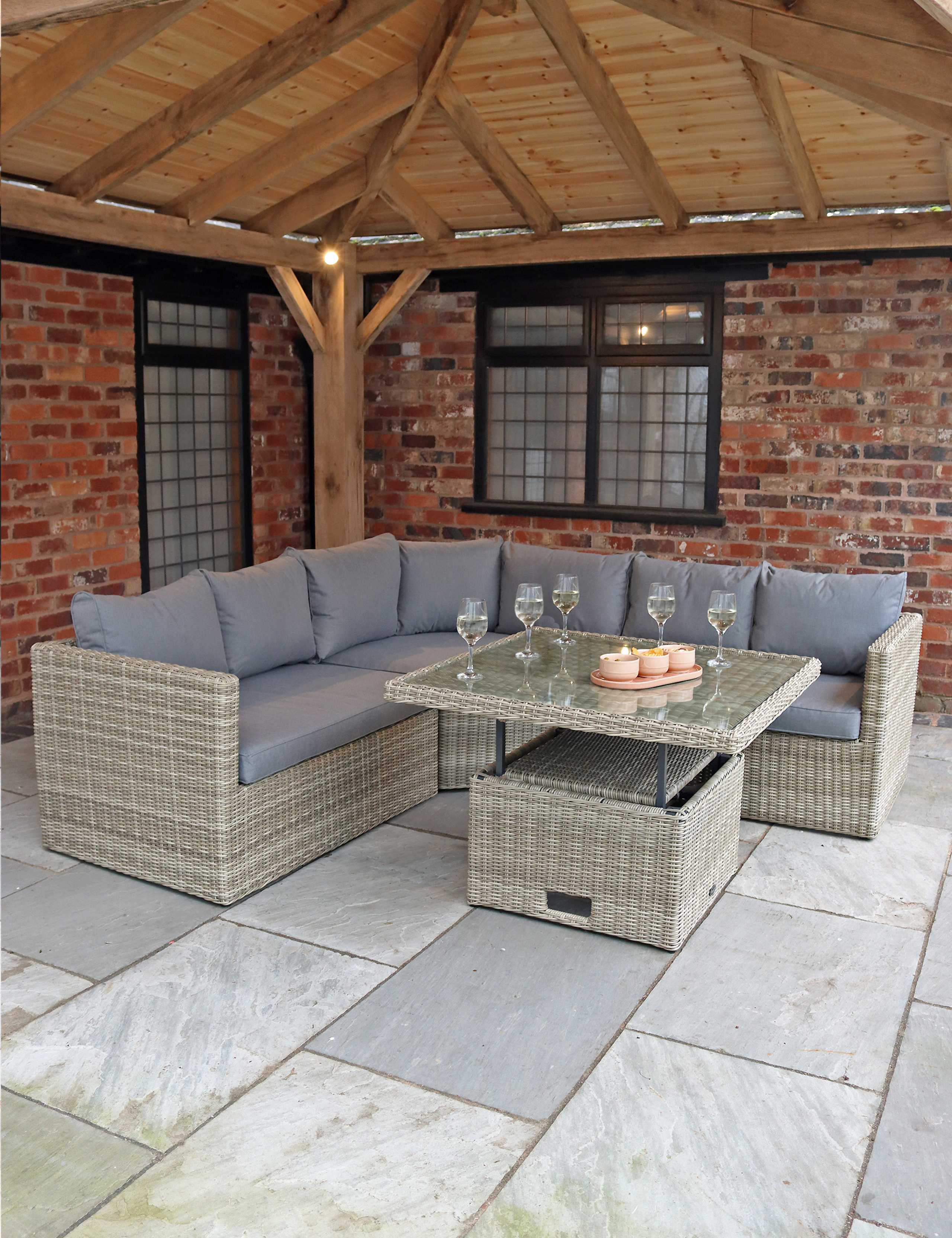Wentworth 7 Seater Garden Lounge Set 2 of 4