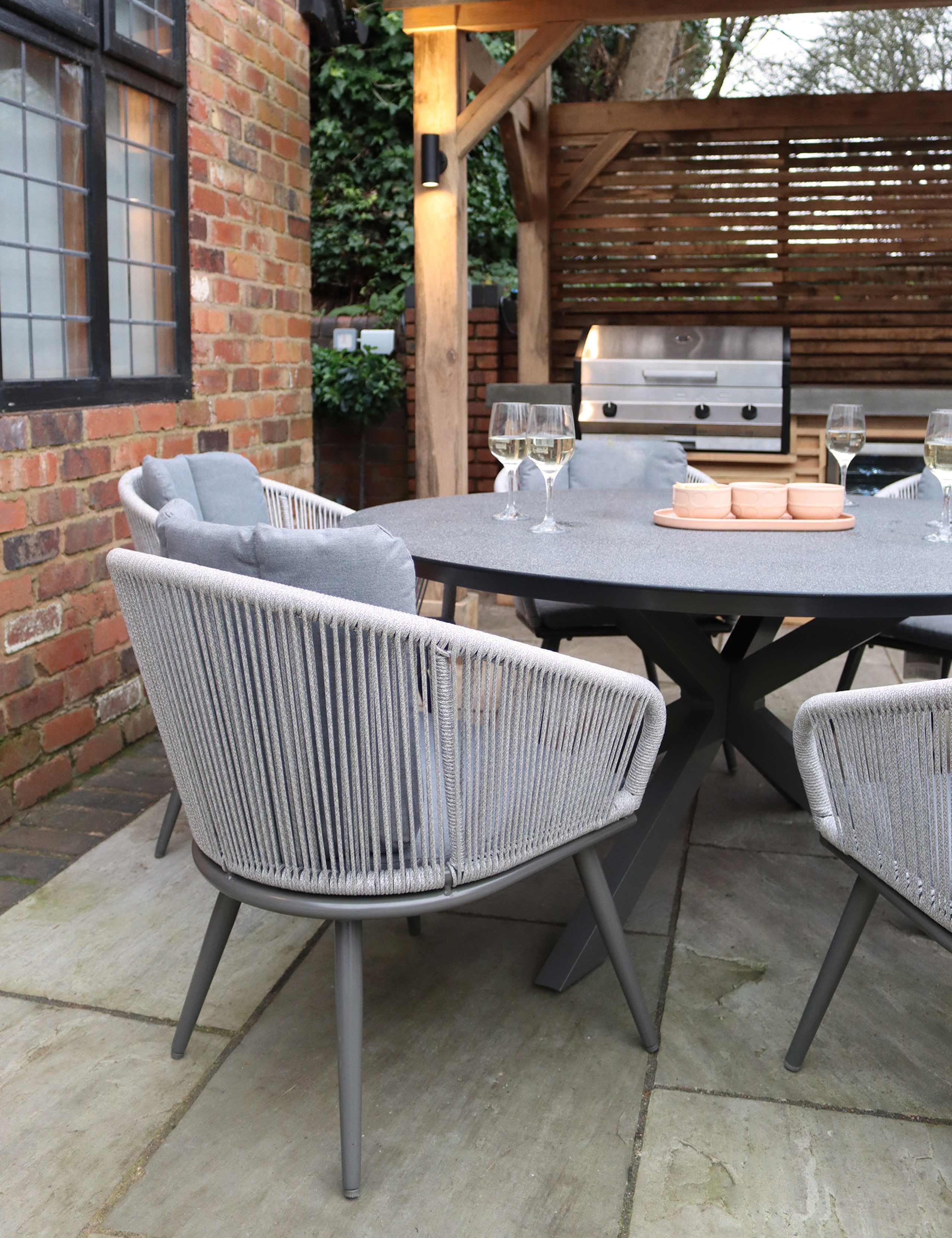 Aspen 4 Seater Round Garden Table & Chairs 3 of 6