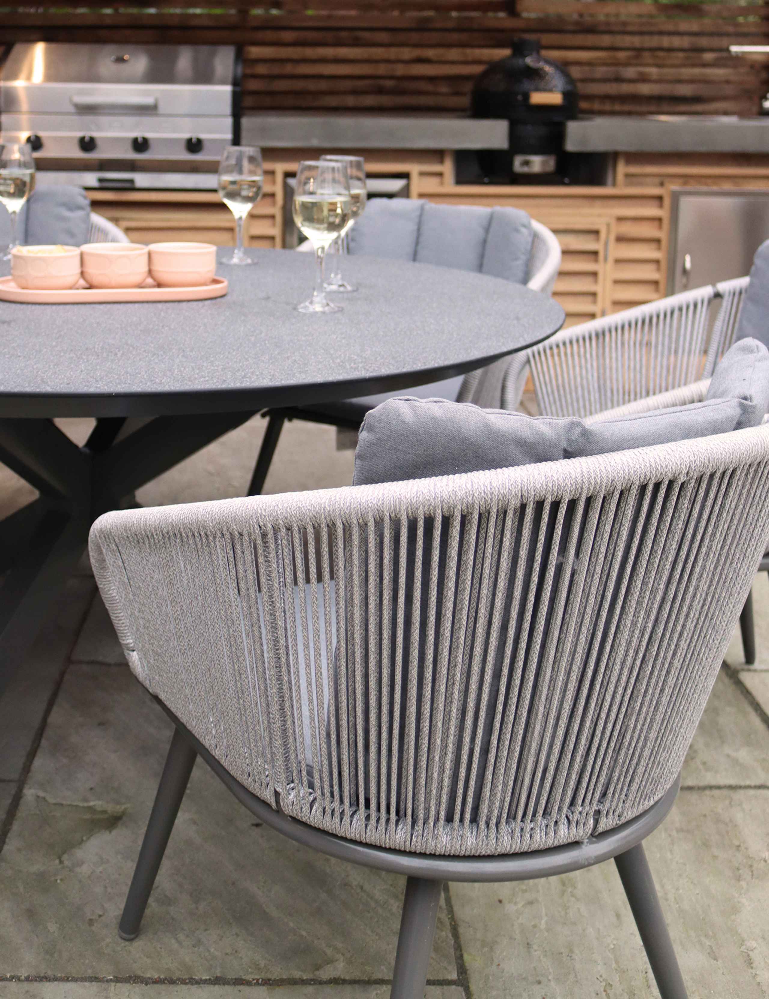 Aspen 4 Seater Round Garden Table & Chairs 4 of 6