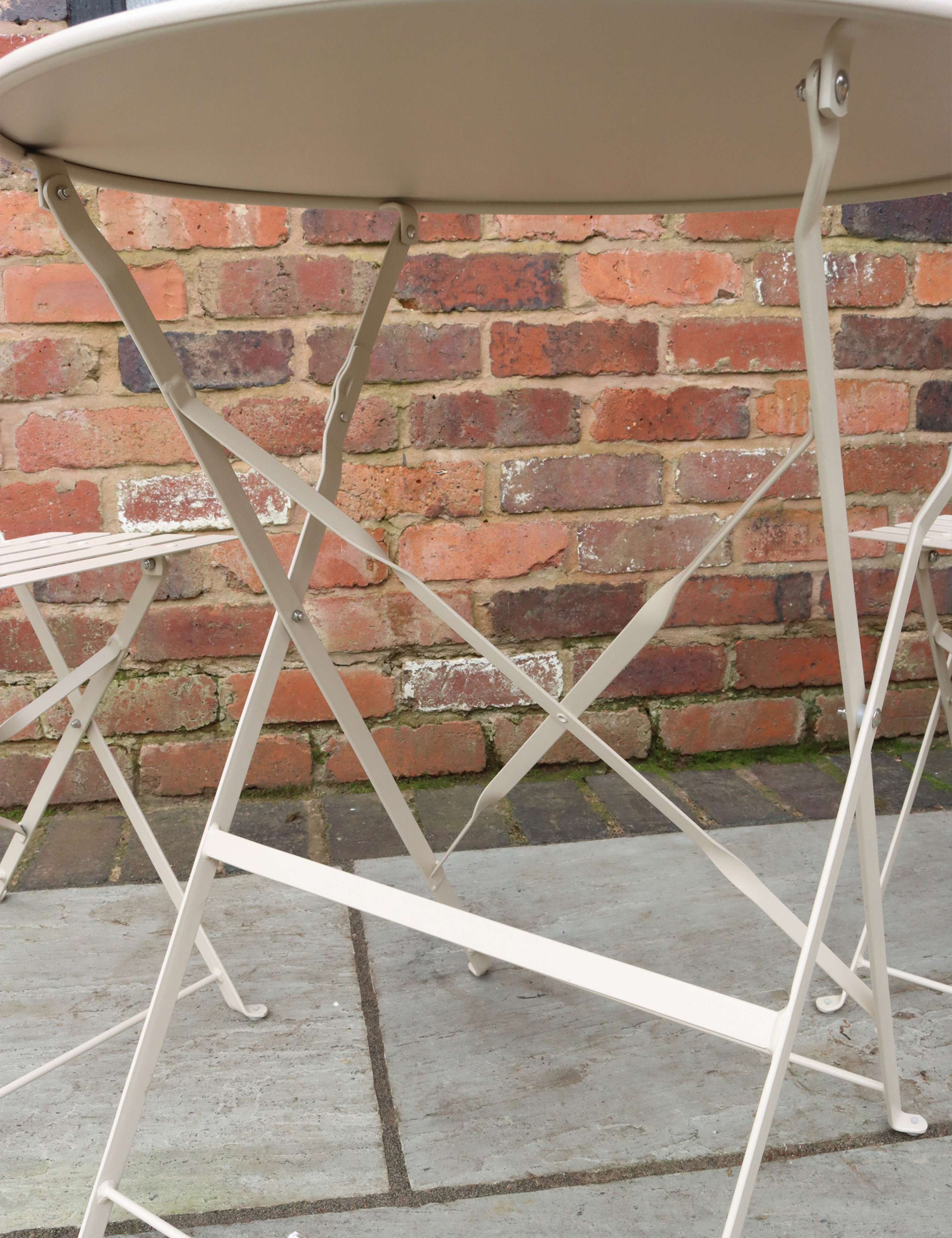 Padstow Bistro Garden Table & Chairs 3 of 6