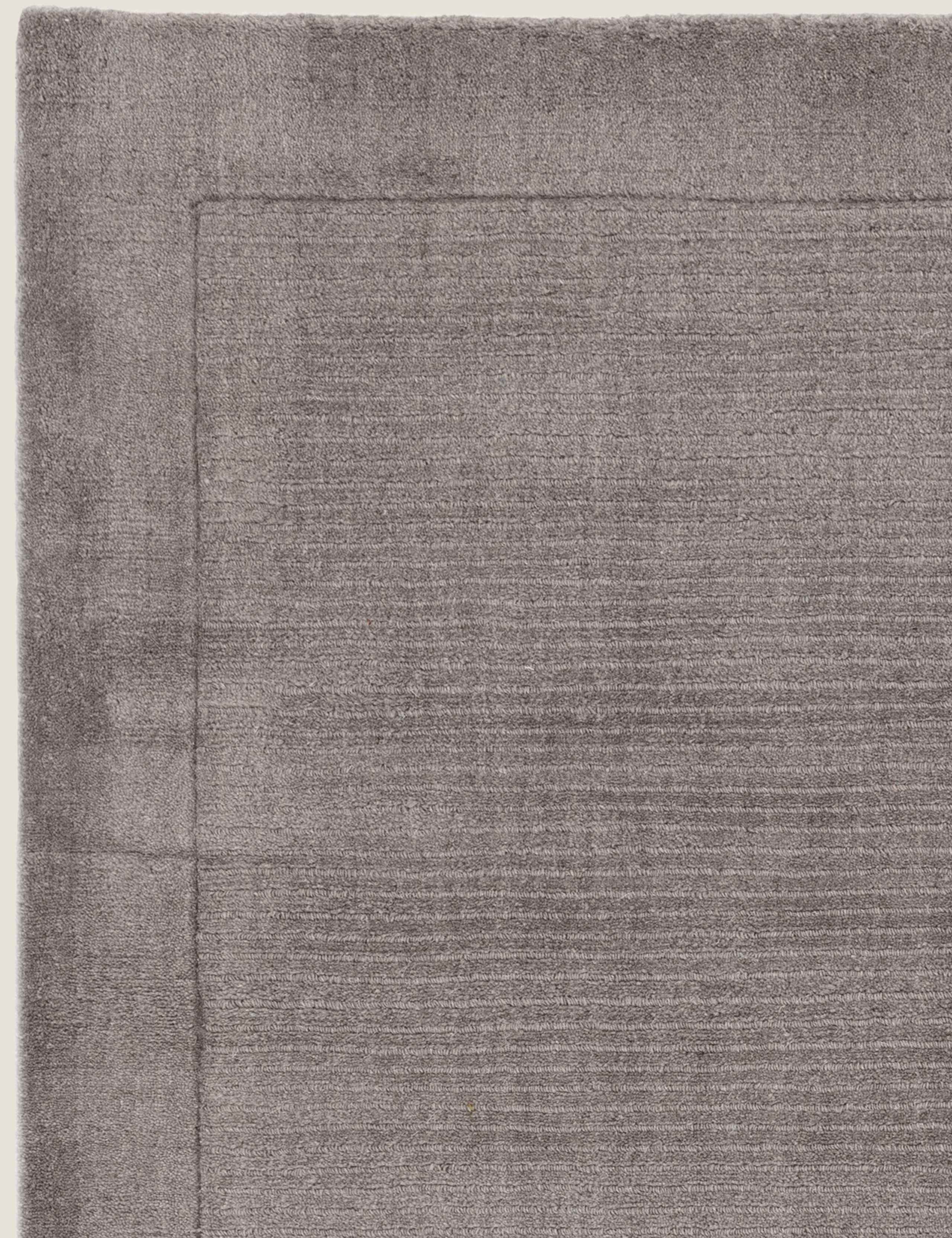 Wool Frame Border Rug 4 of 7