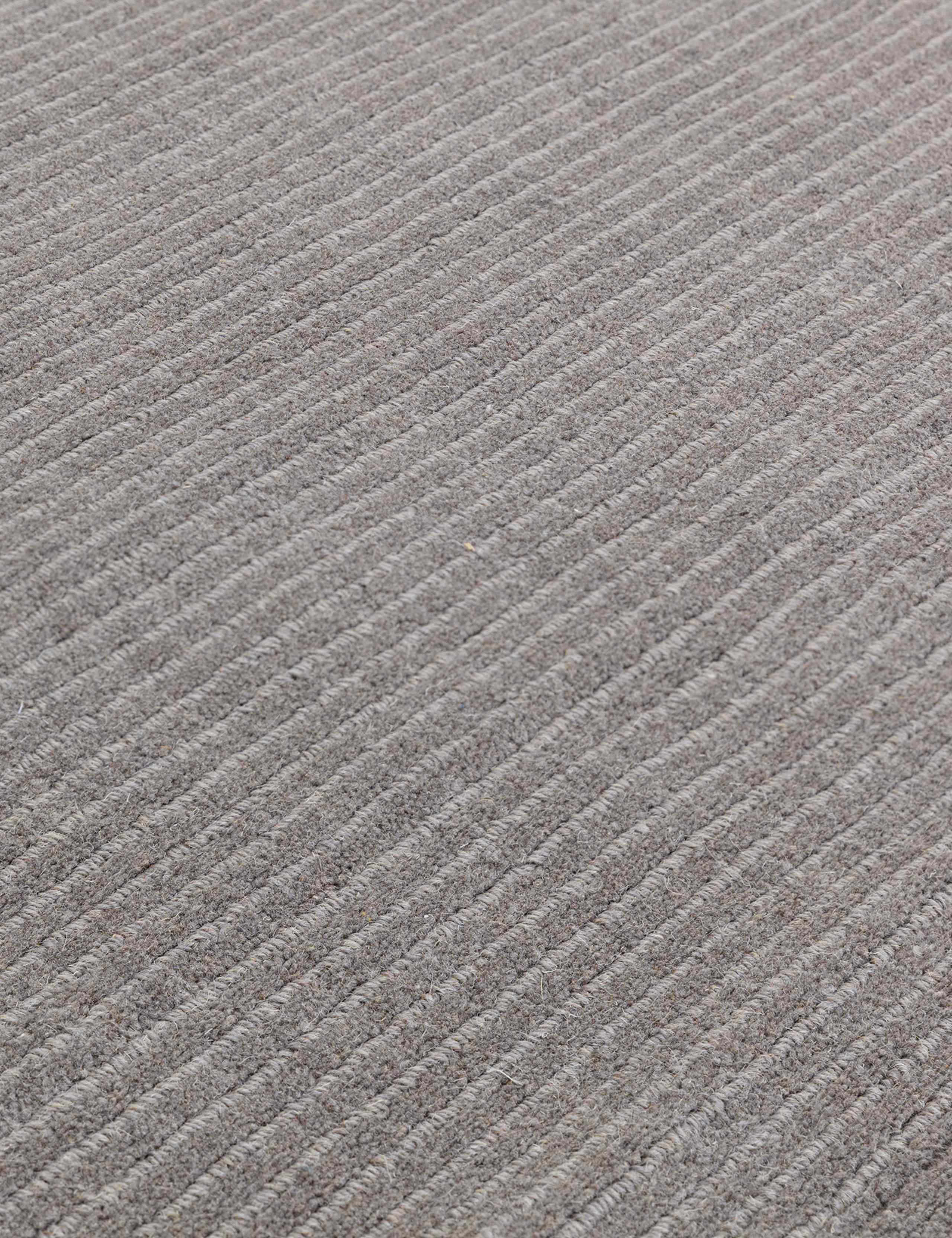 Wool Frame Border Rug 6 of 7