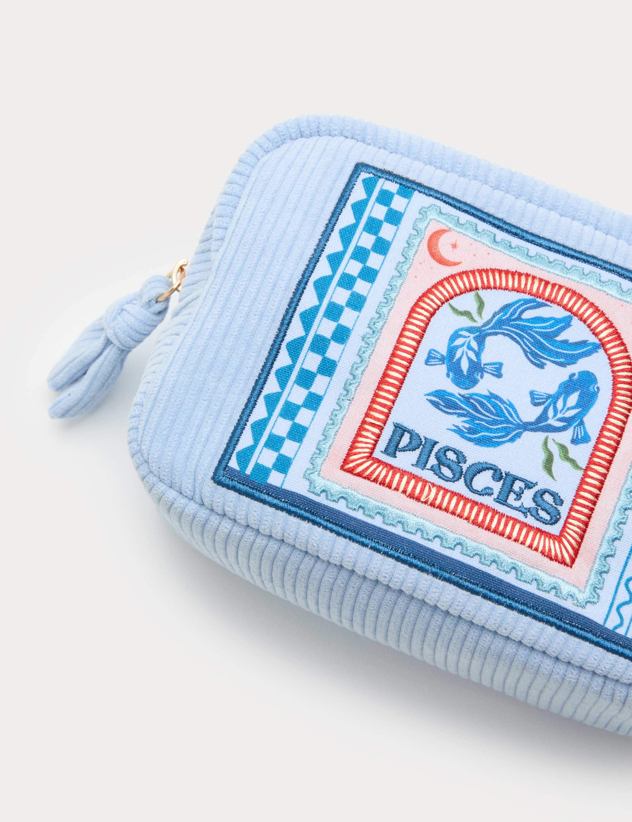 Pisces Star Sign Toiletry Bag 3 of 4