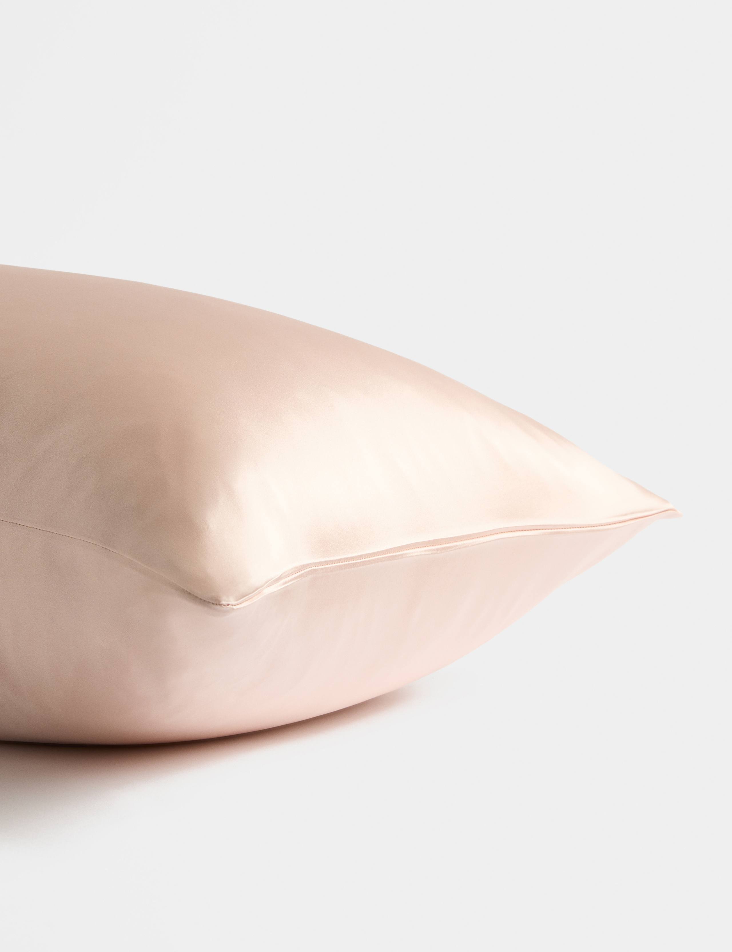 Silk Heatless Hair Set and Pillowcase 3 of 6