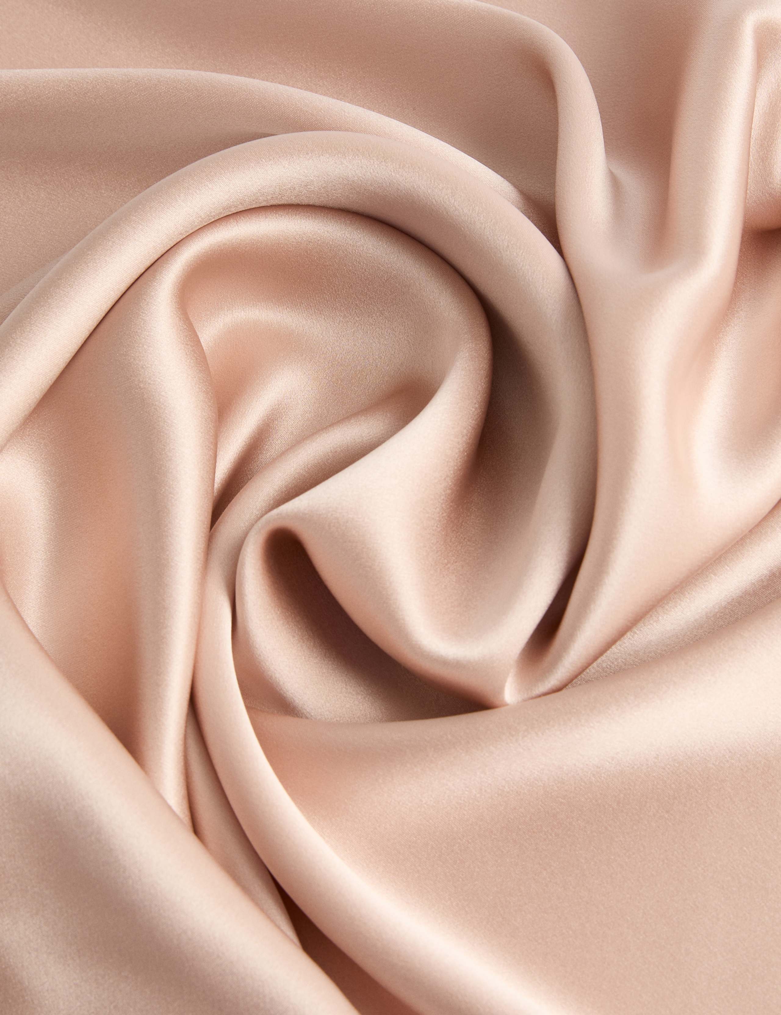 Silk Heatless Hair Set and Pillowcase 5 of 6