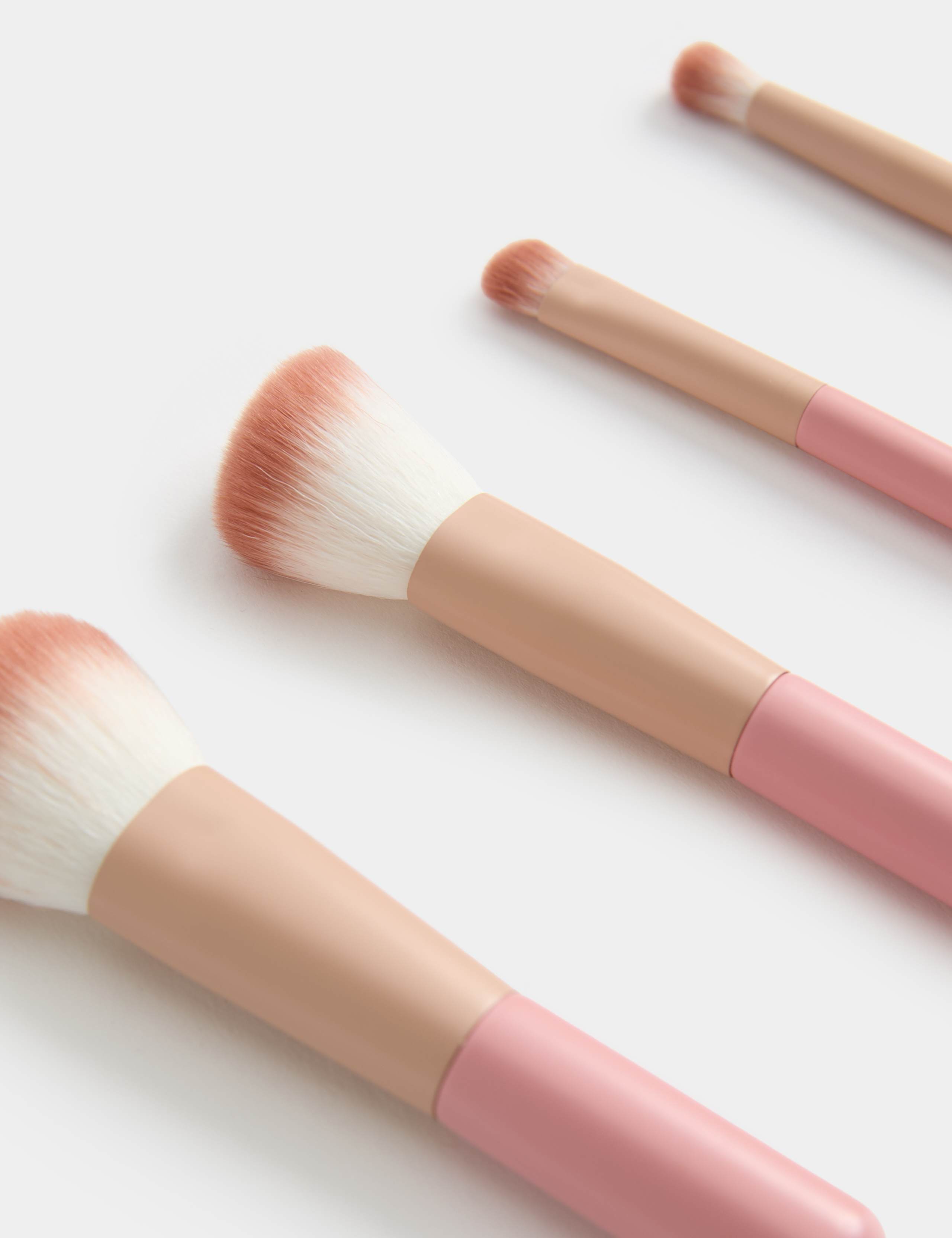Mini Make-Up Brush Set 3 of 4