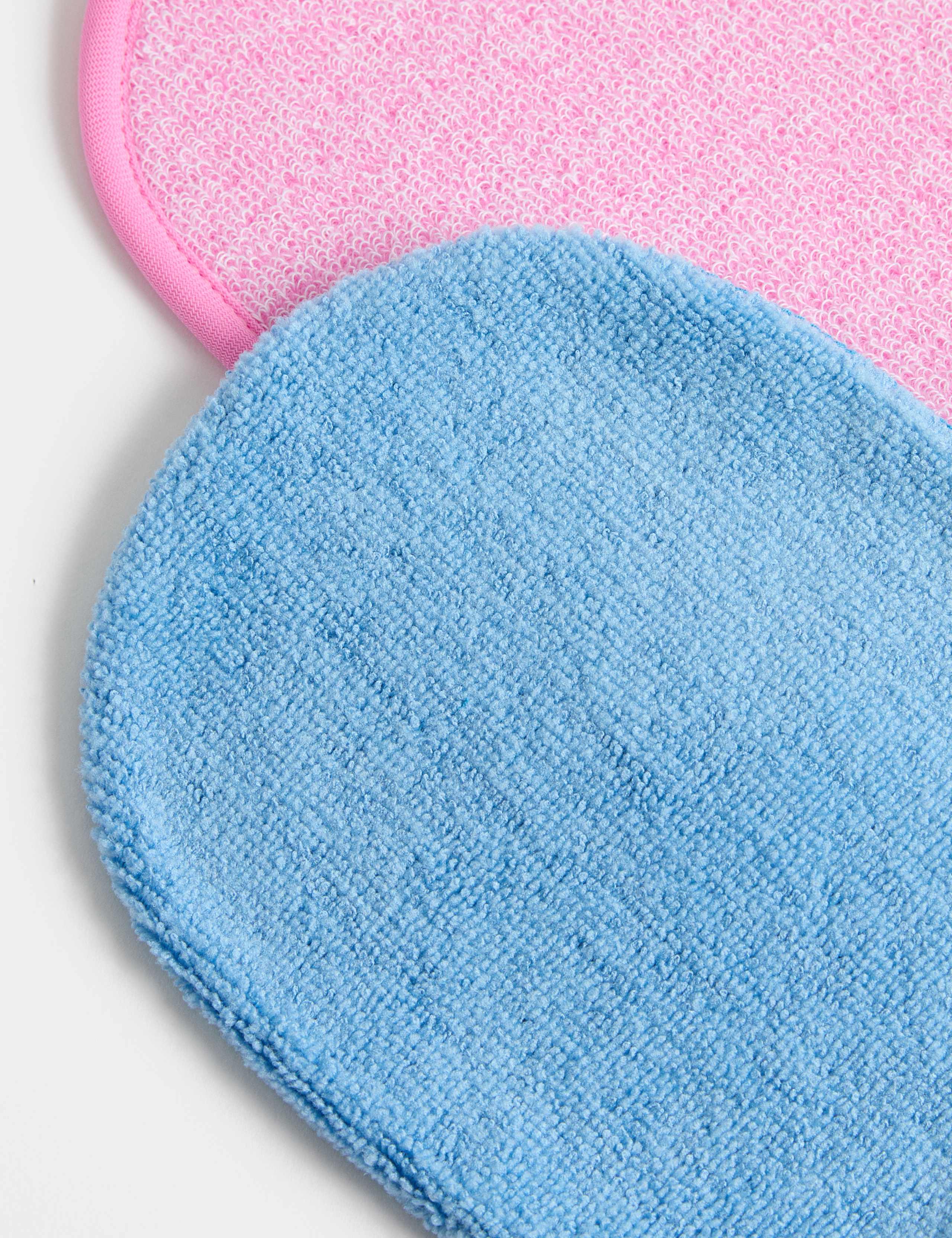 Body Wash and Scrub Mitt Duo 3 of 3