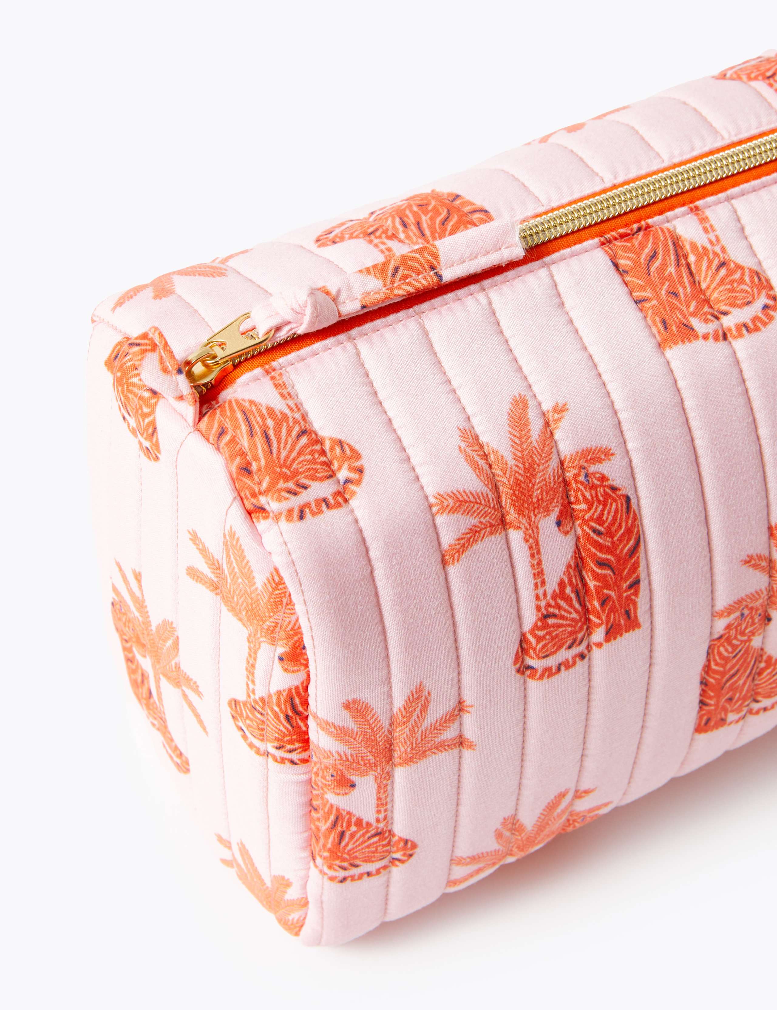 Tiger Print Make-Up Wash Bag 3 of 3