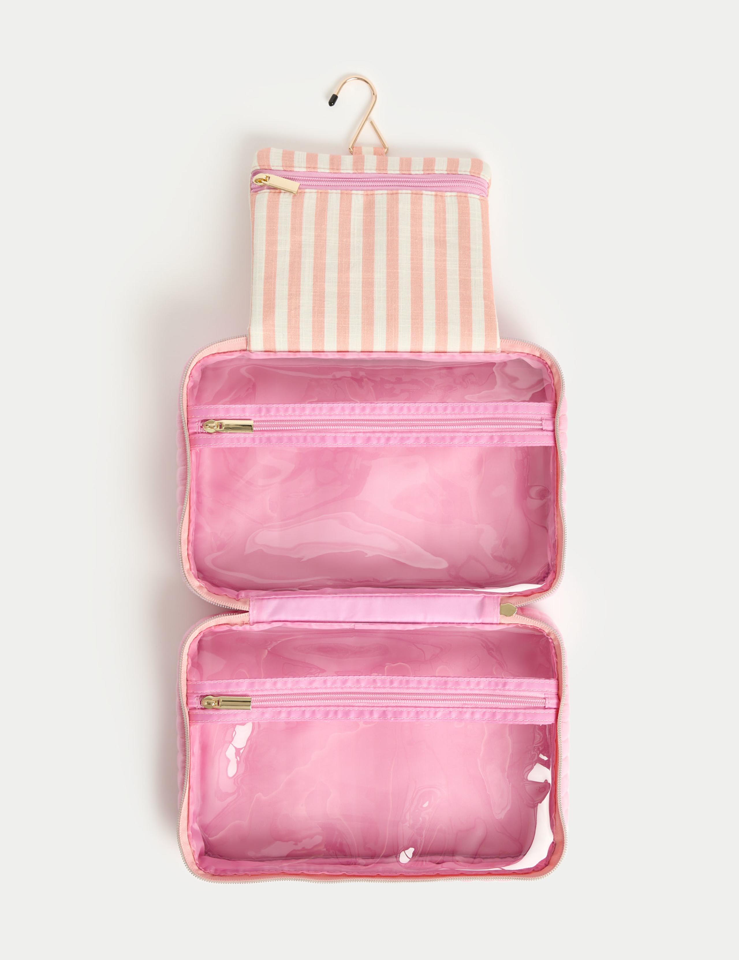Hanging Wash Bag 1 of 4