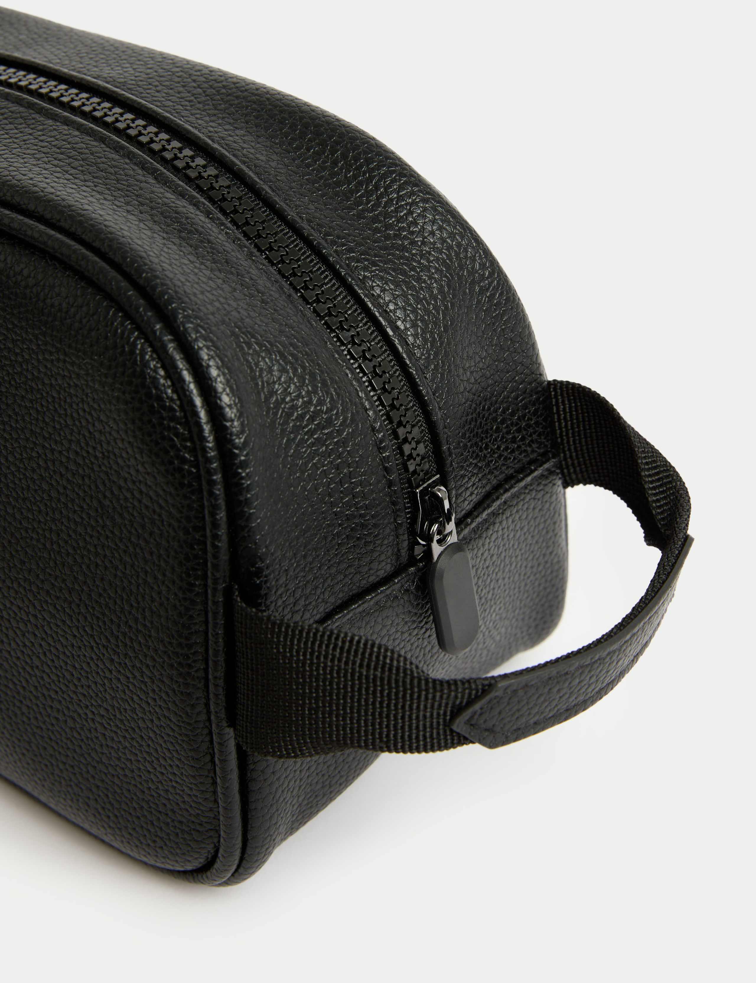 Wash Bag 3 of 3