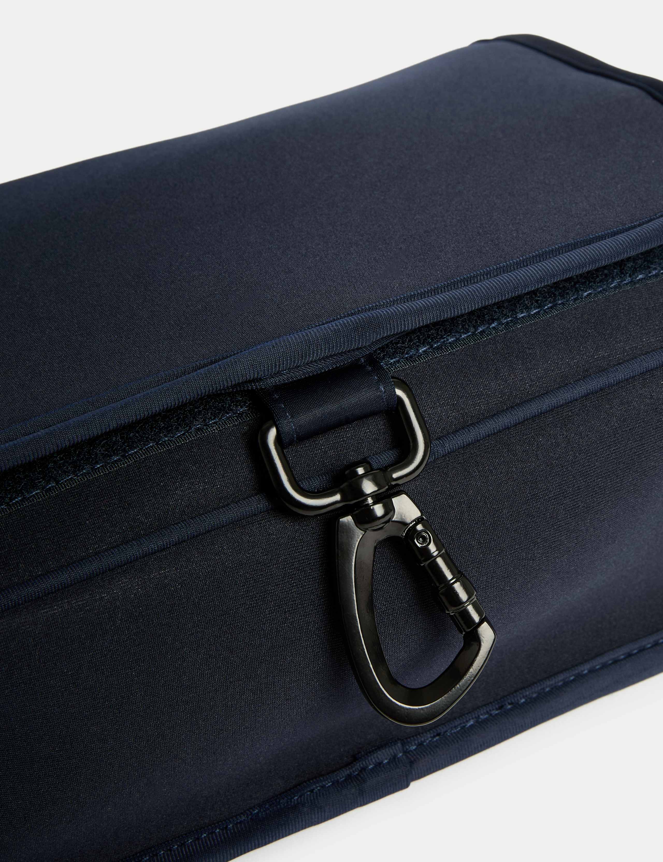 Hanging Toiletry Bag 2 of 3