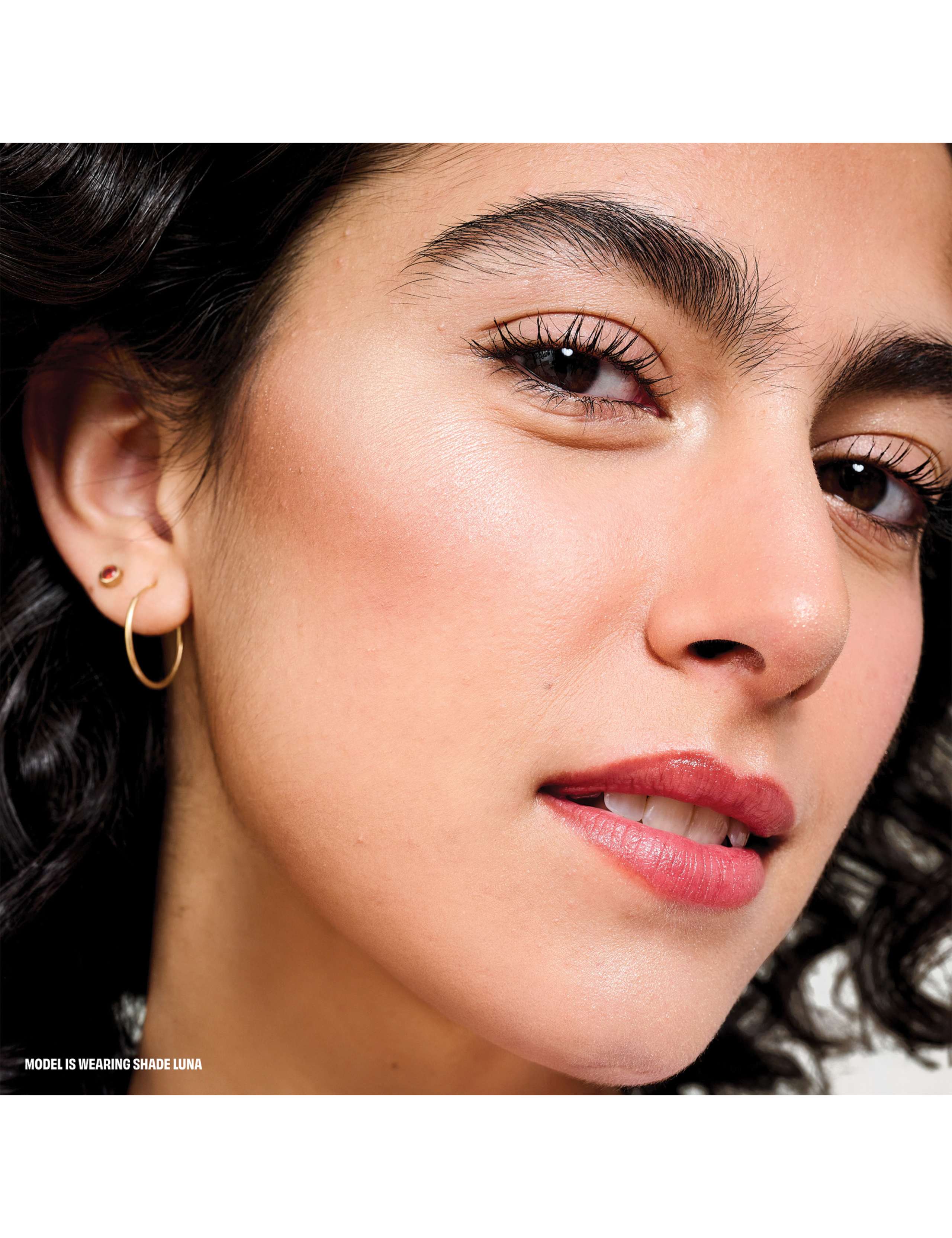 Glow-la-la Nova Highlight Powder 54g 2 of 8