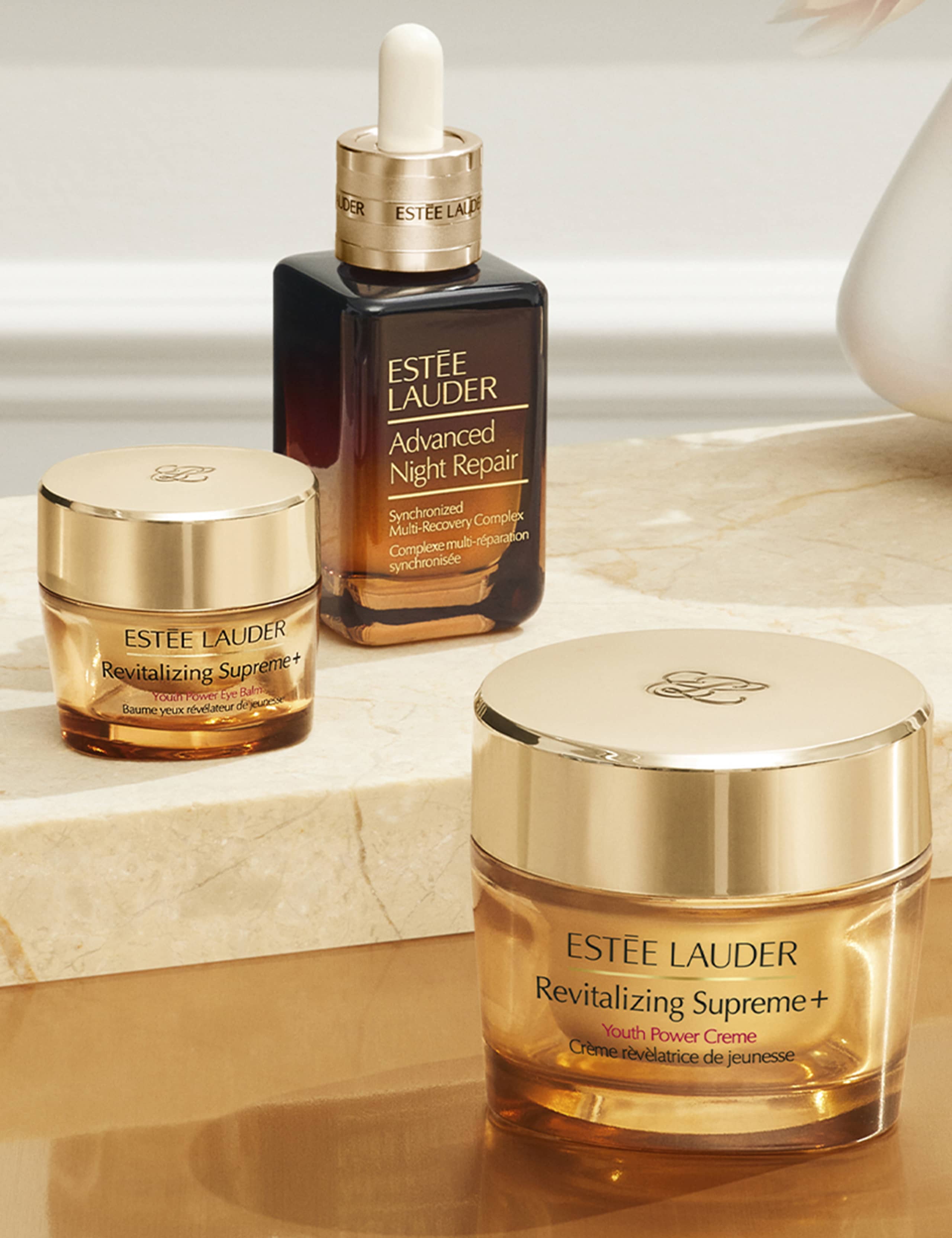 Revitalizing Supreme+ Youth Power Creme Moisturiser 30ml 7 of 7