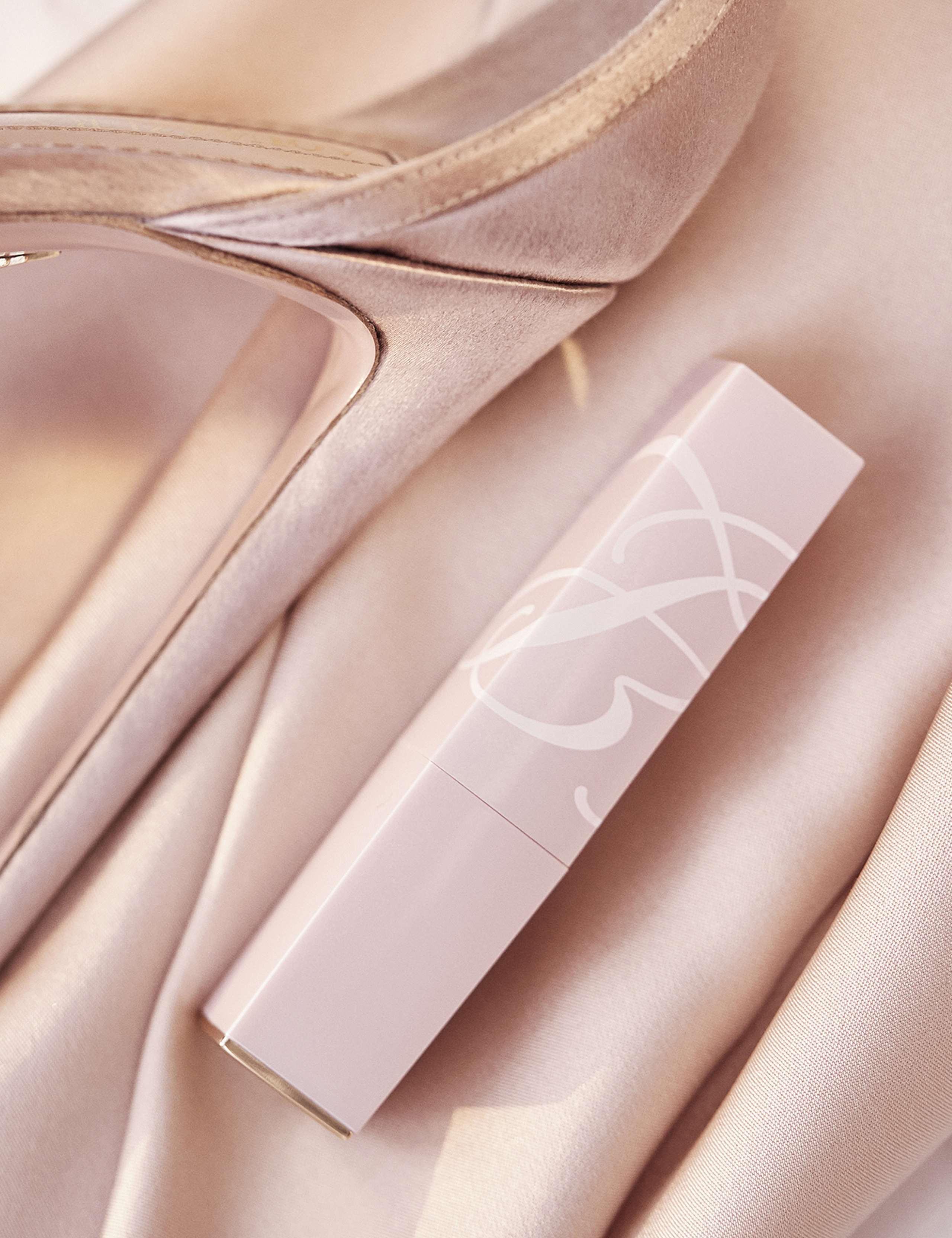 Pure Color Envy Lip Volumizer 7ml 3 of 5