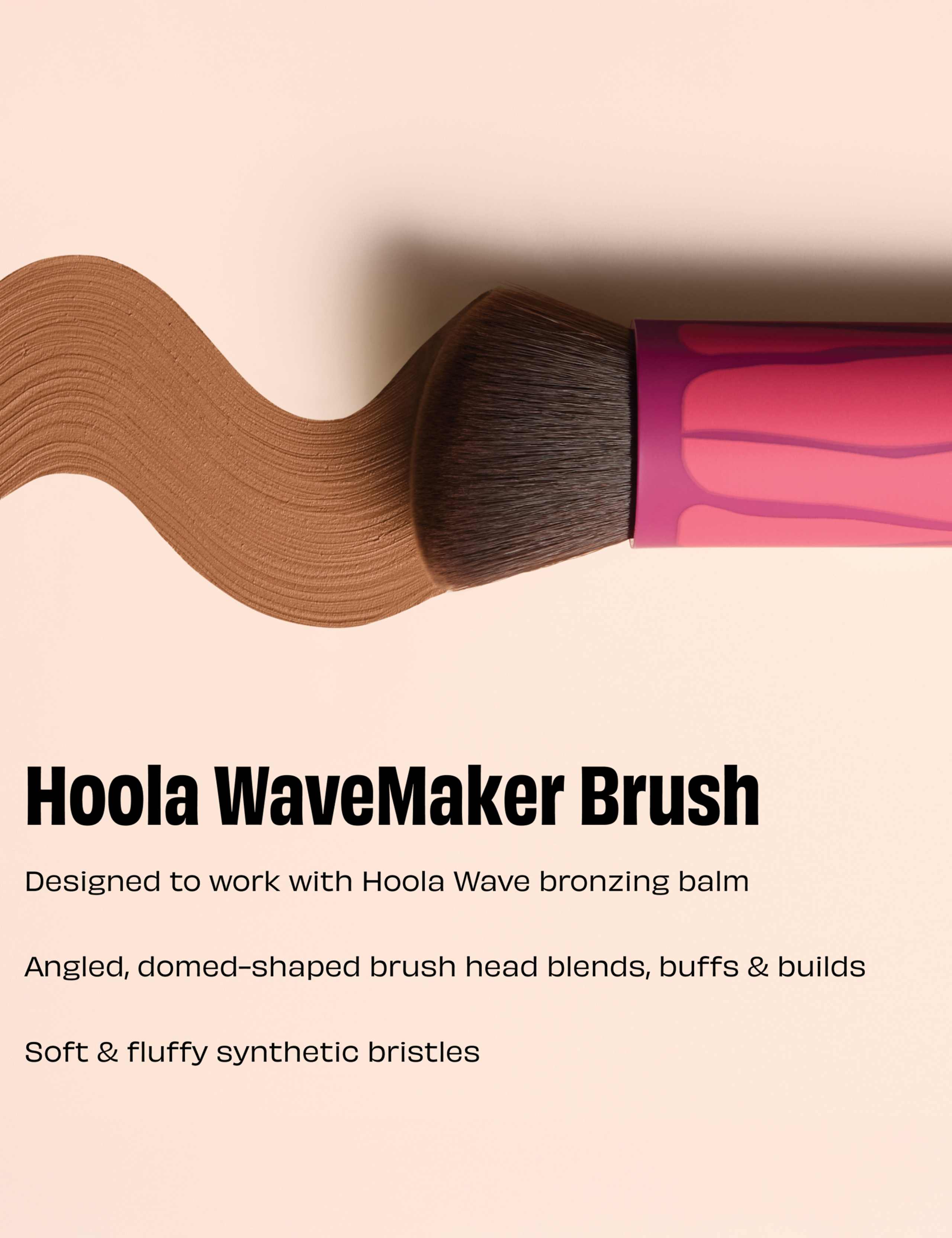 Hoola WaveMaker Cream Bronzer Brush 37g 3 of 5