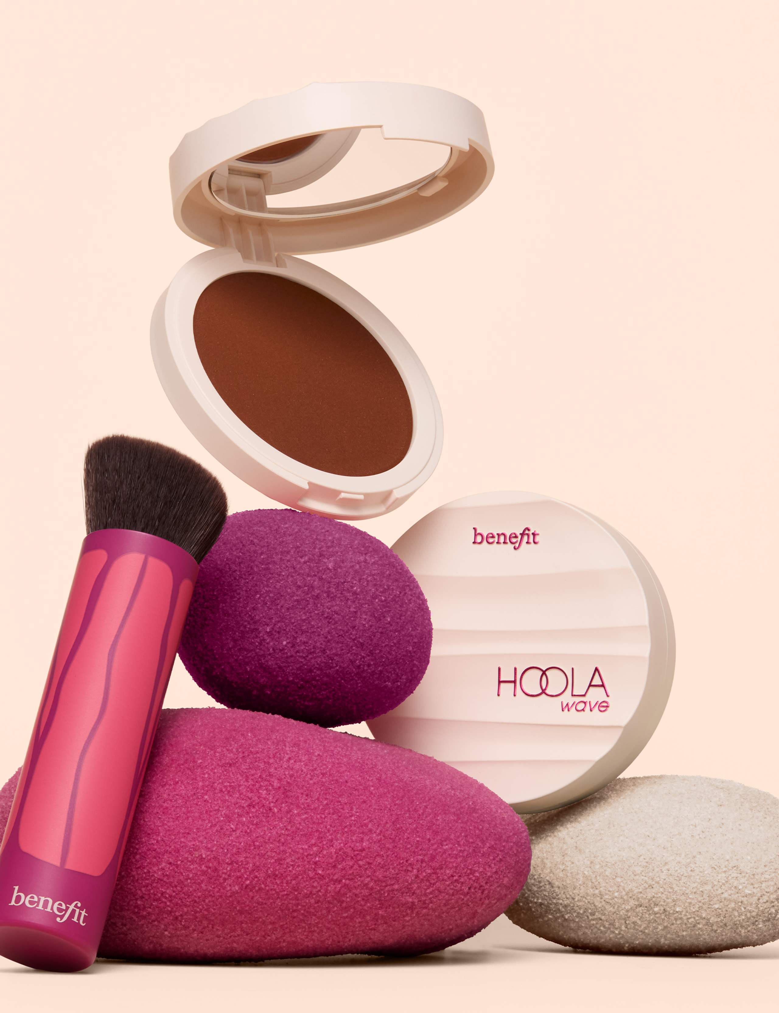 Hoola WaveMaker Cream Bronzer Brush 37g 4 of 5