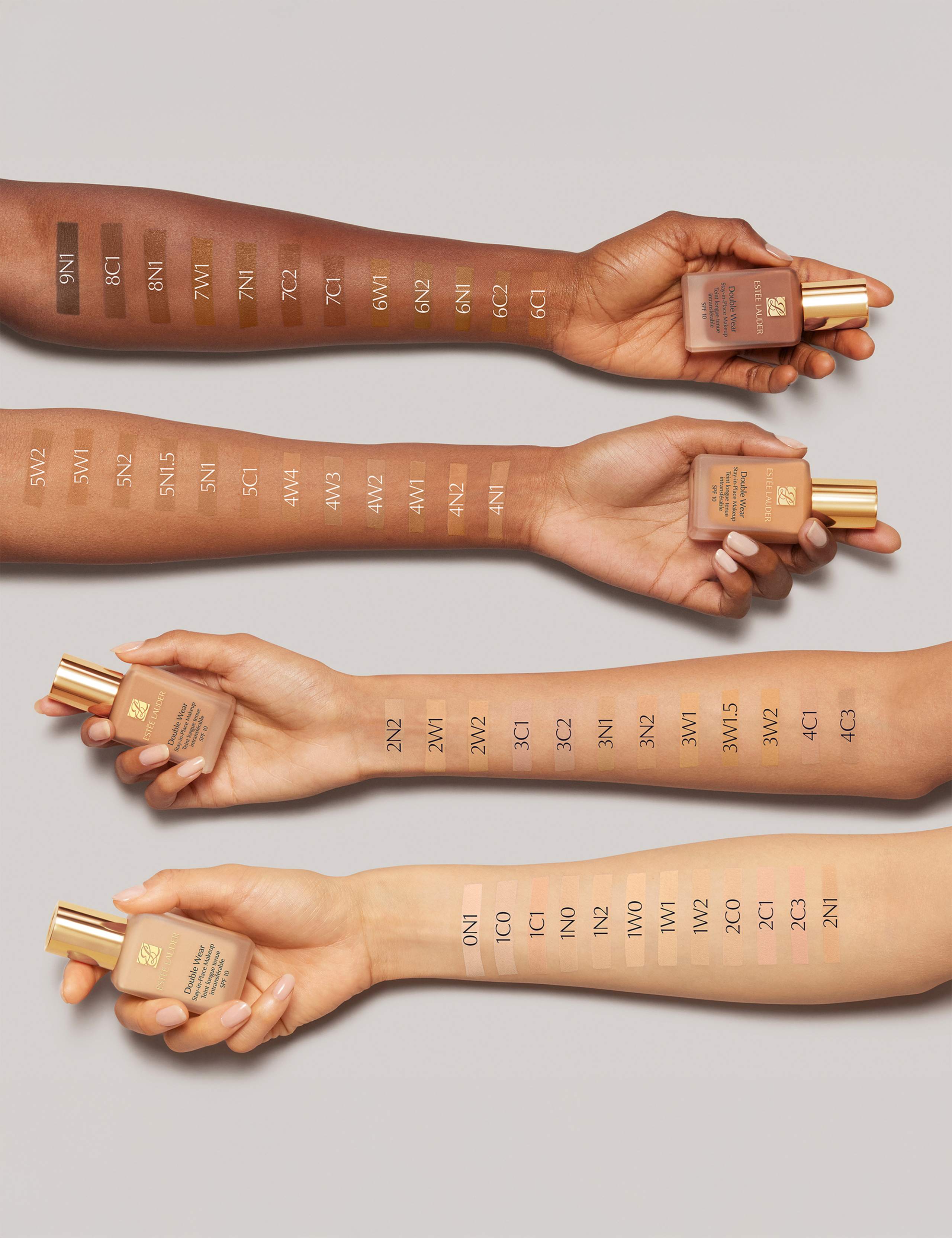 Double Wear Stay-in-Place Foundation SPF 10 30ml 4 of 8