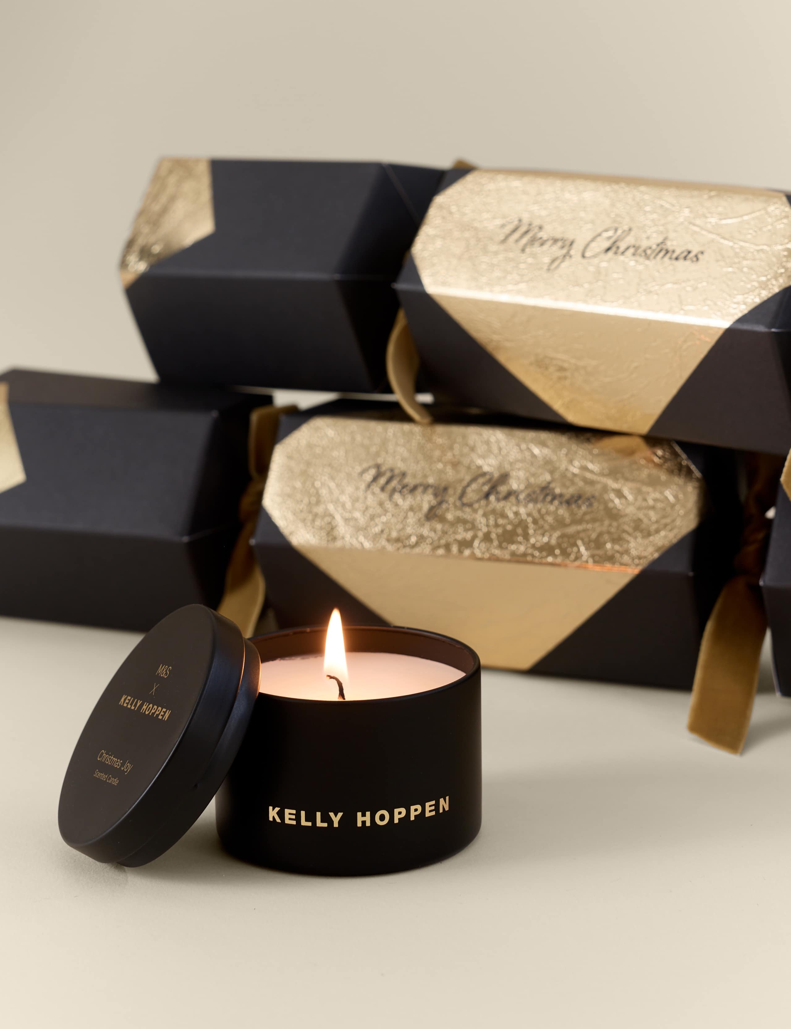 6 Christmas Crackers 3 of 6